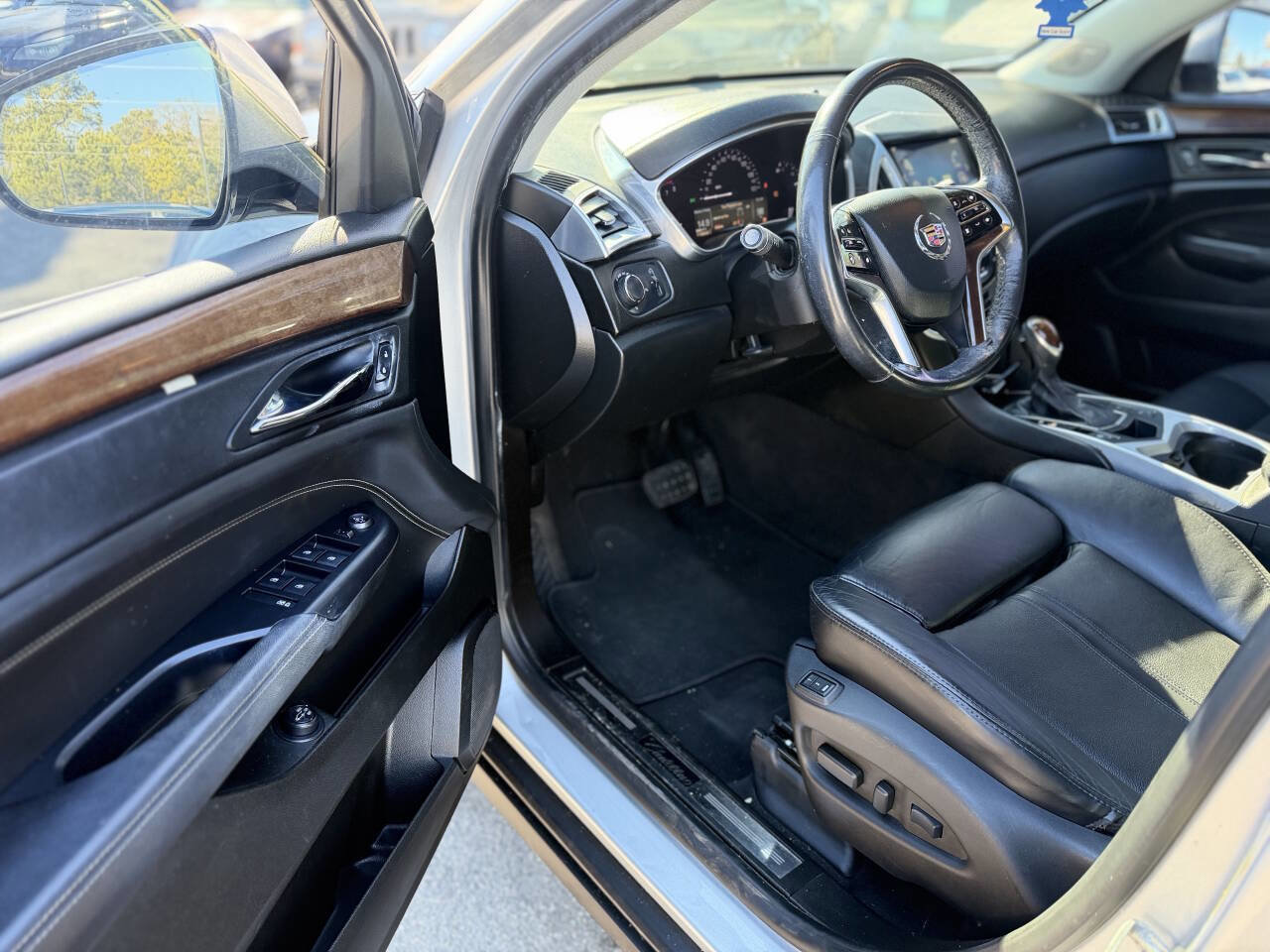 Used 2013 Cadillac SRX Luxury image 8