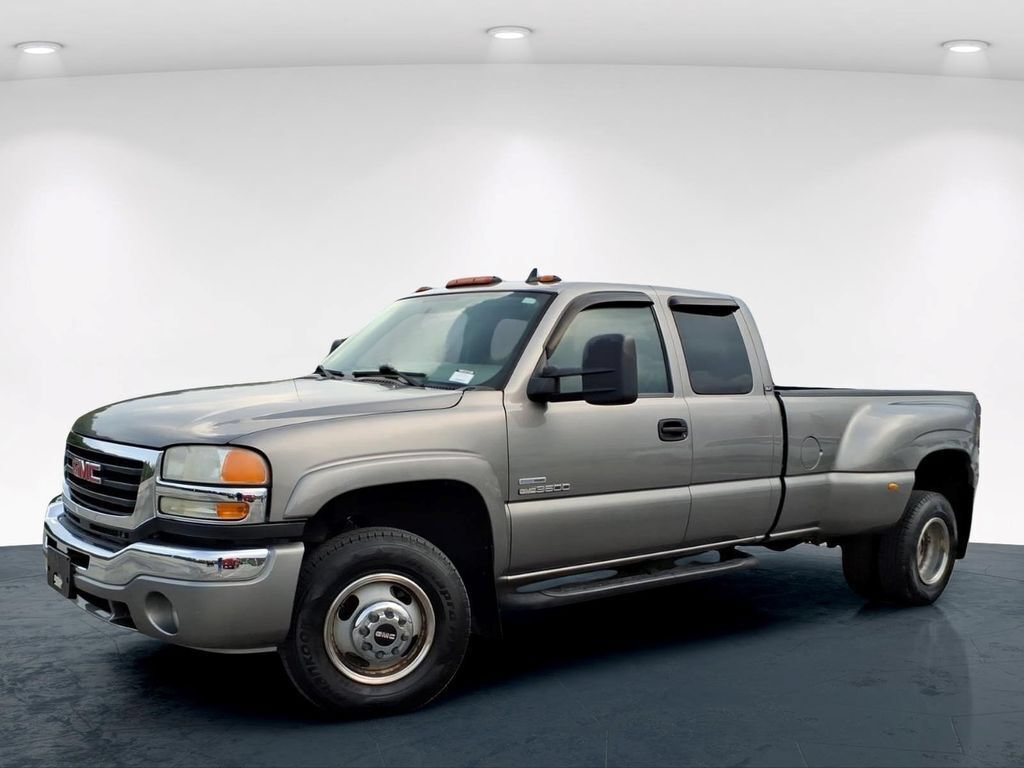 Used 2007 GMC Sierra 3500 SLT w/ Heavy-Duty Power Package AWD/4WD image 2