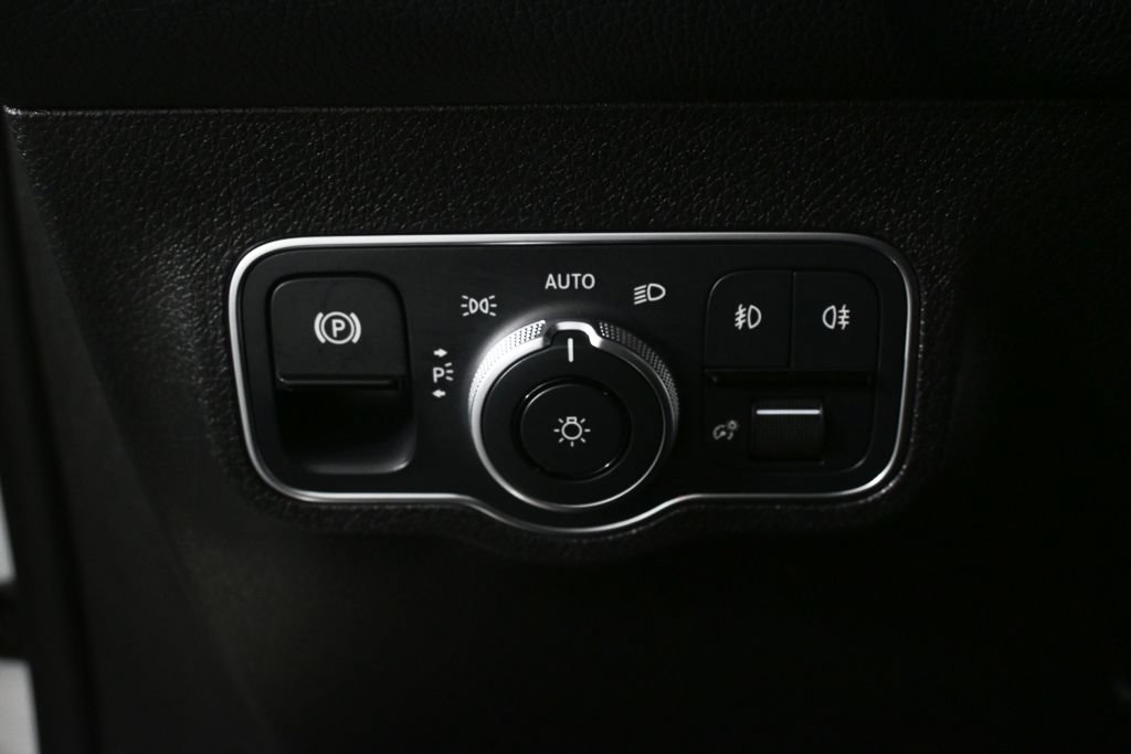 Certified 2023 Mercedes-Benz GLB 250 image 9