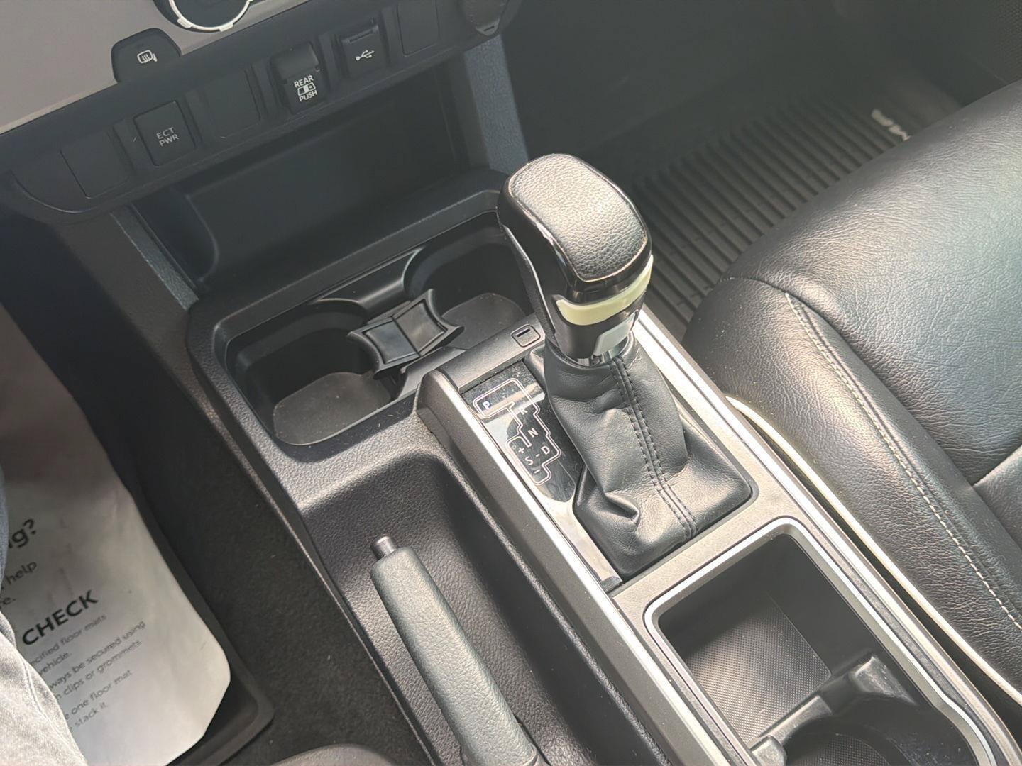 Used 2022 Toyota Tacoma SR5 RWD image 23