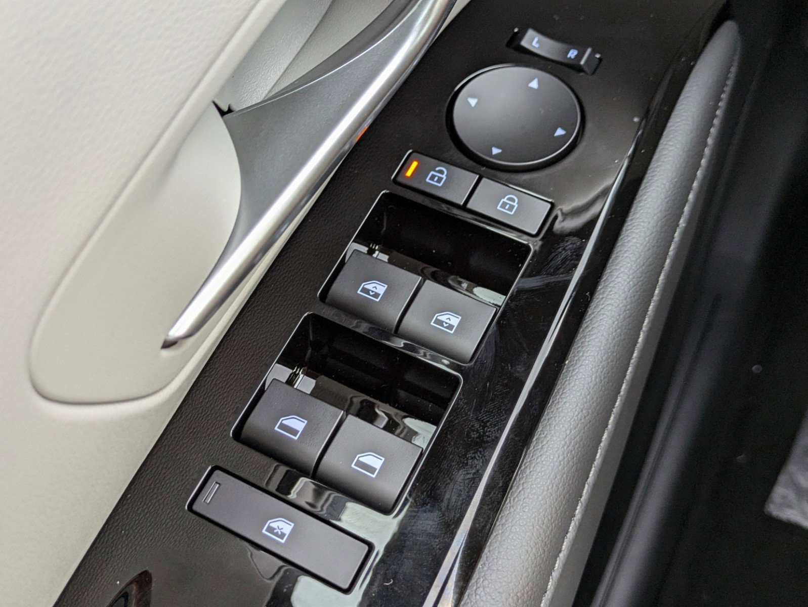 New 2026 Hyundai Tucson Limited FWD image 26