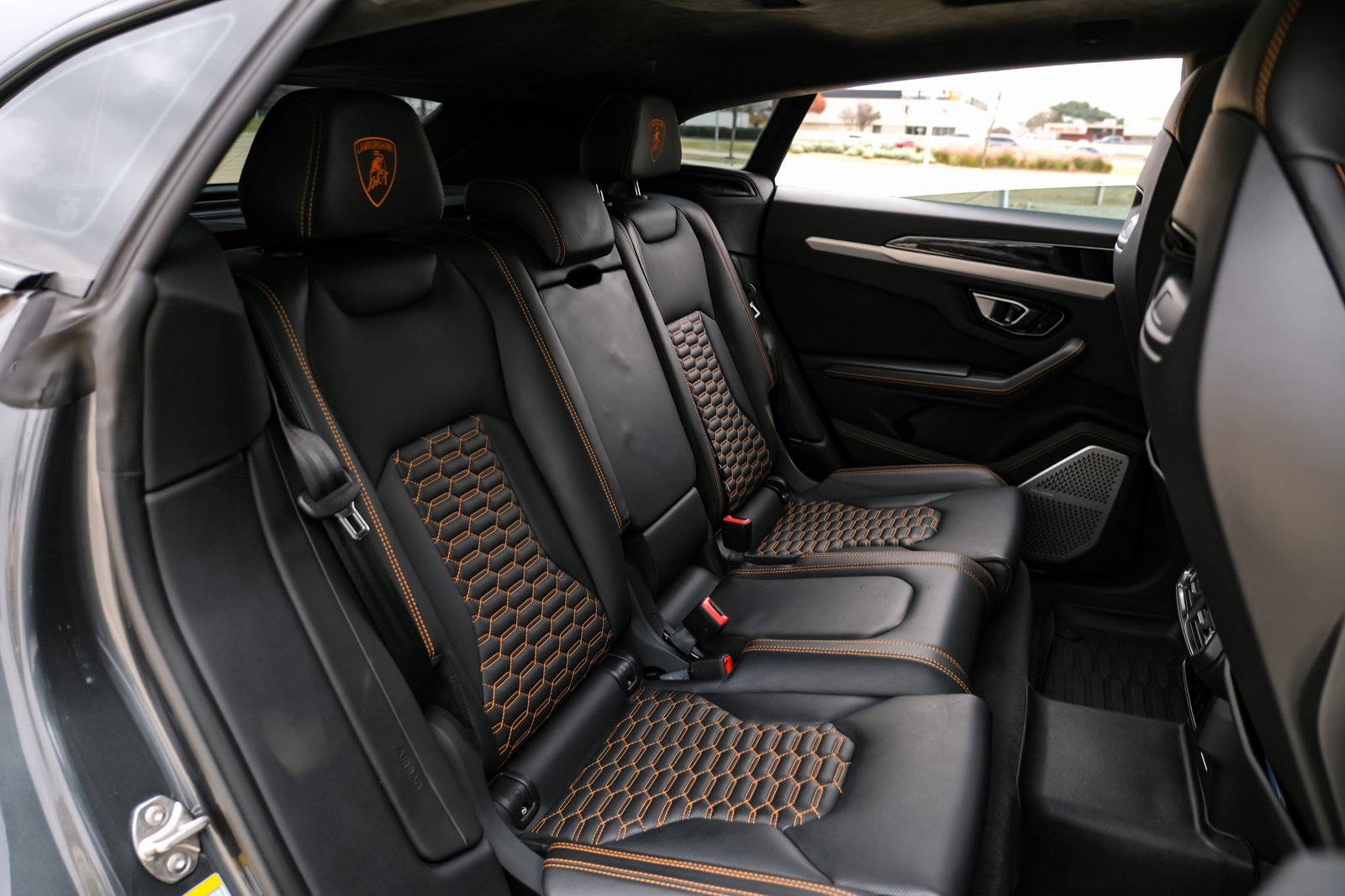 Used 2020 Lamborghini Urus image 36