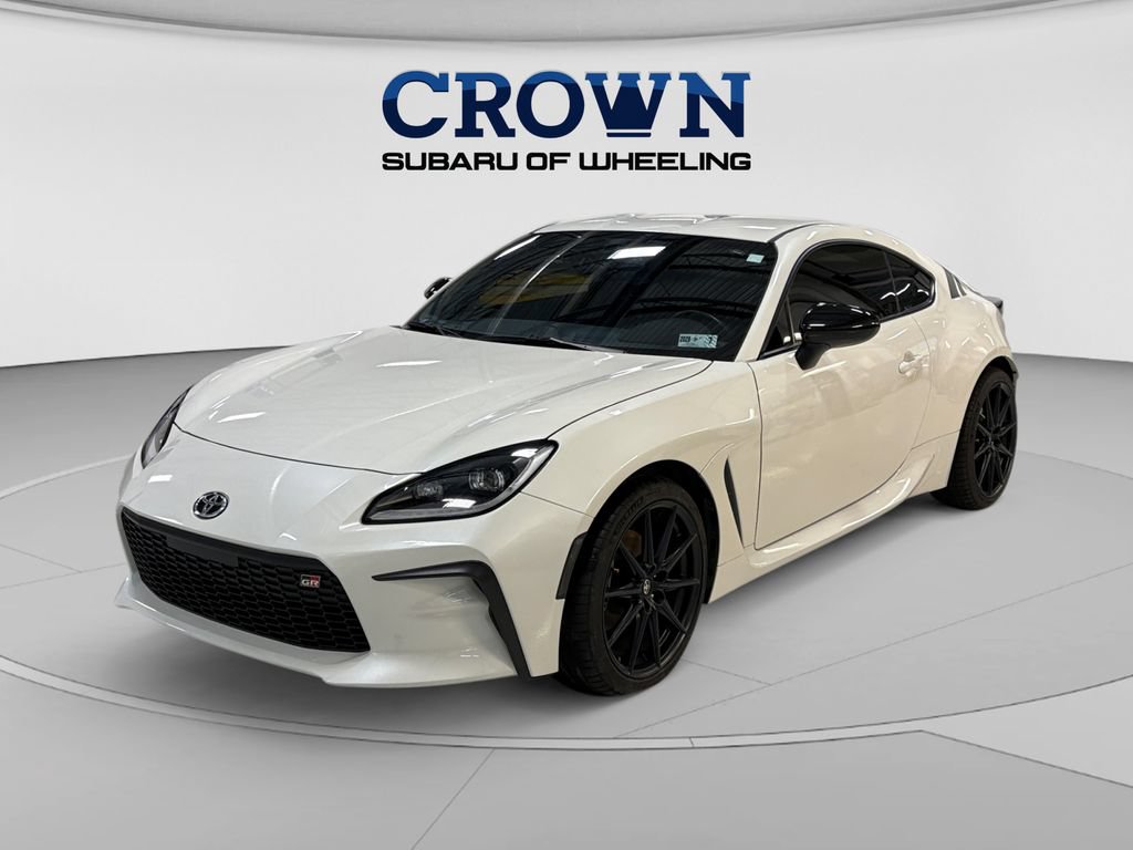 Used 2024 Toyota GR86 Premium RWD image 4