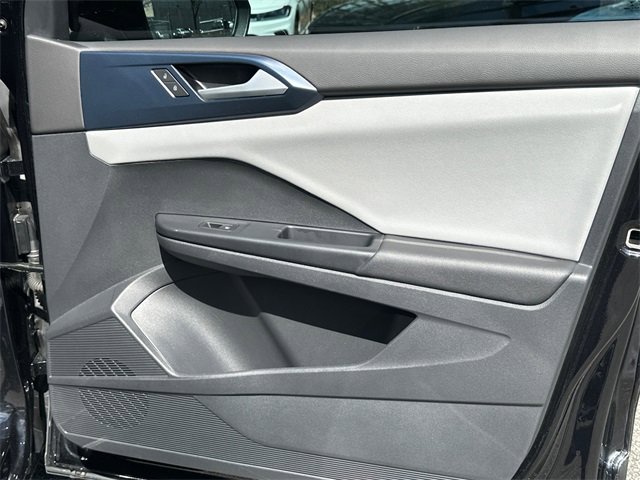 Used 2023 Volkswagen Taos SE w/ Panoramic Sunroof Package image 30