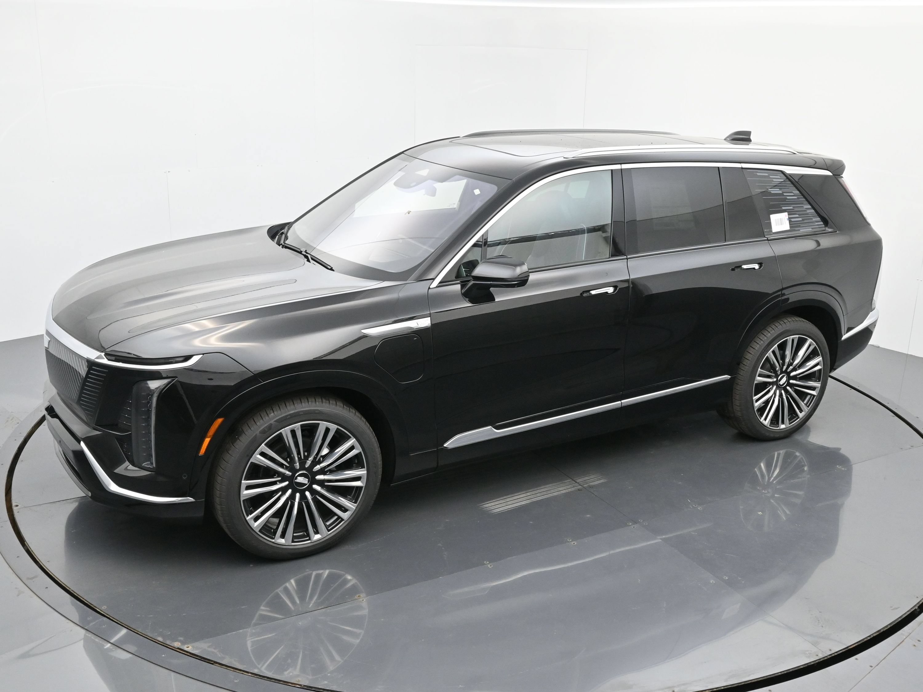 New 2026 Cadillac Vistiq Premium Luxury w/ LPO, Floor Liner Package AWD/4WD image 24