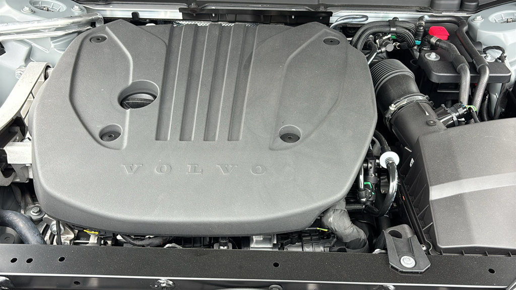 New 2027 Volvo XC60 B5 Plus AWD/4WD image 30