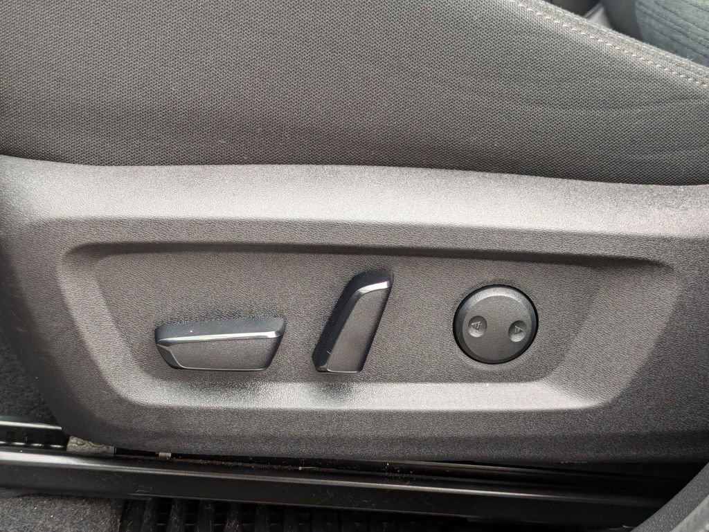 Certified 2023 Nissan Rogue SV image 15