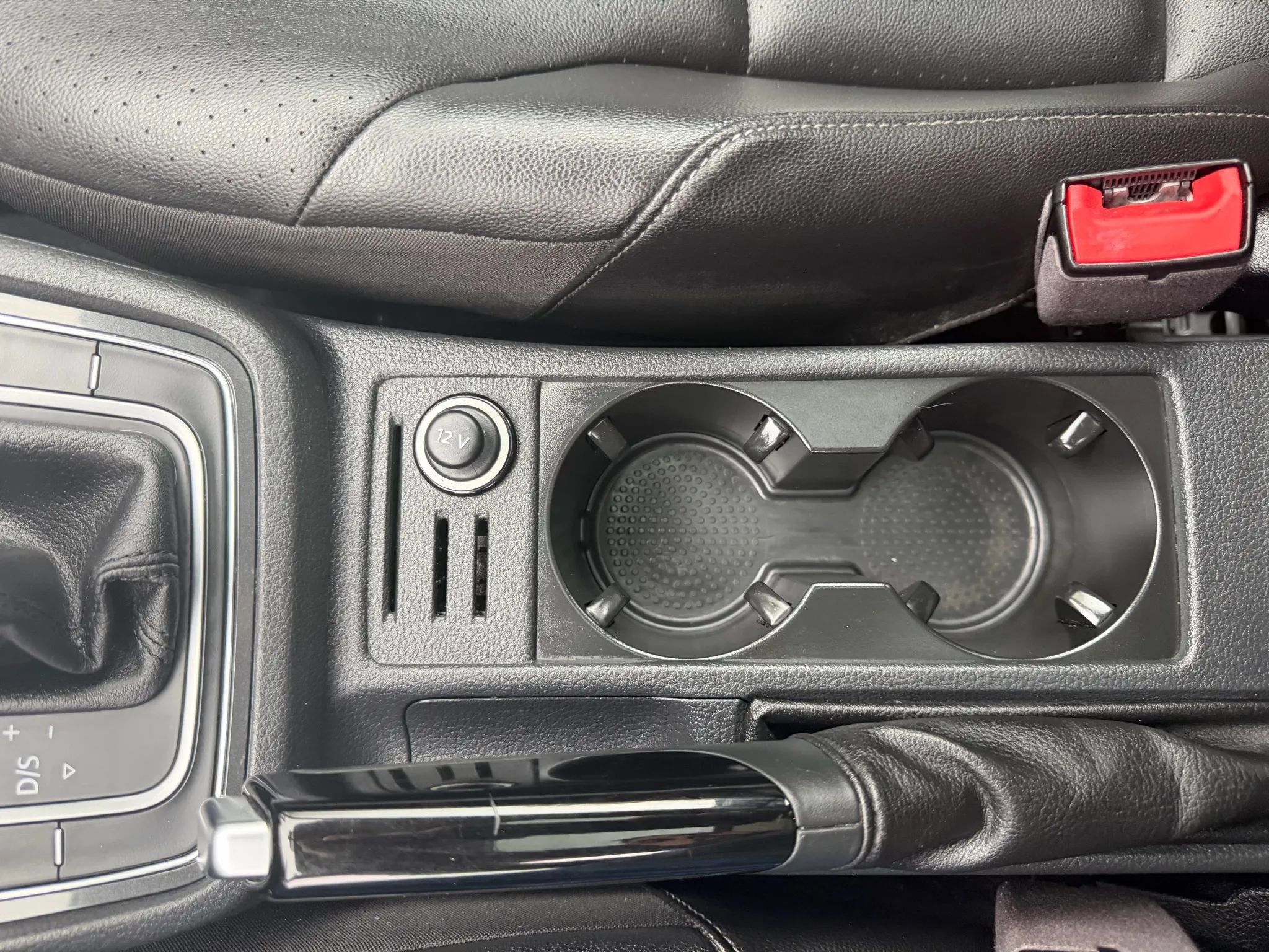 Used 2018 Volkswagen Golf SE image 30