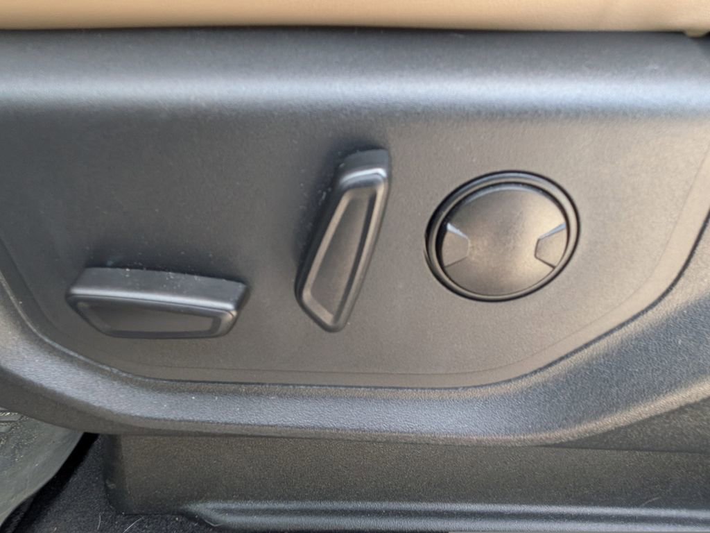 Used 2024 Ford Expedition XLT image 18