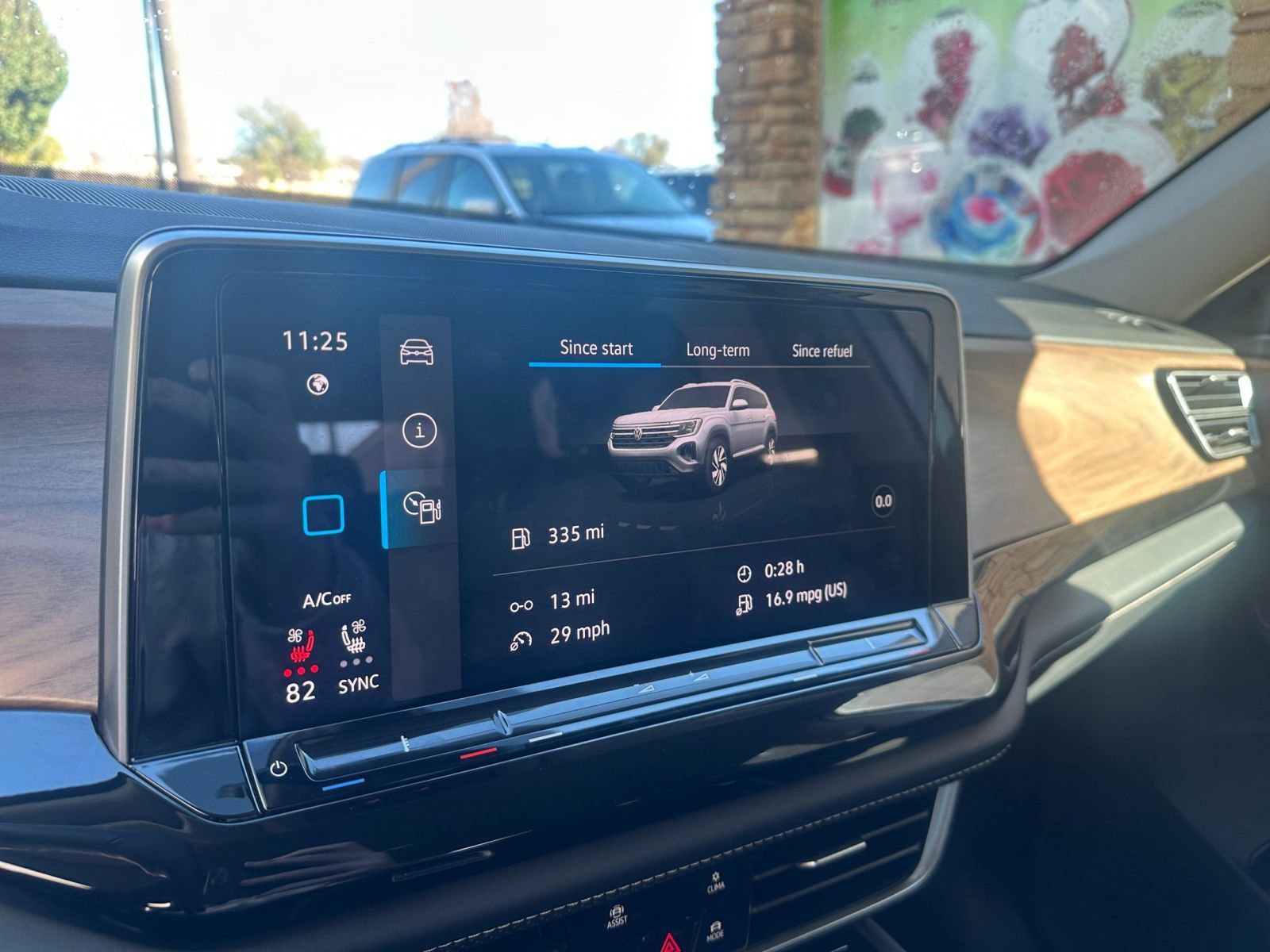 Used 2025 Volkswagen Atlas SE image 22