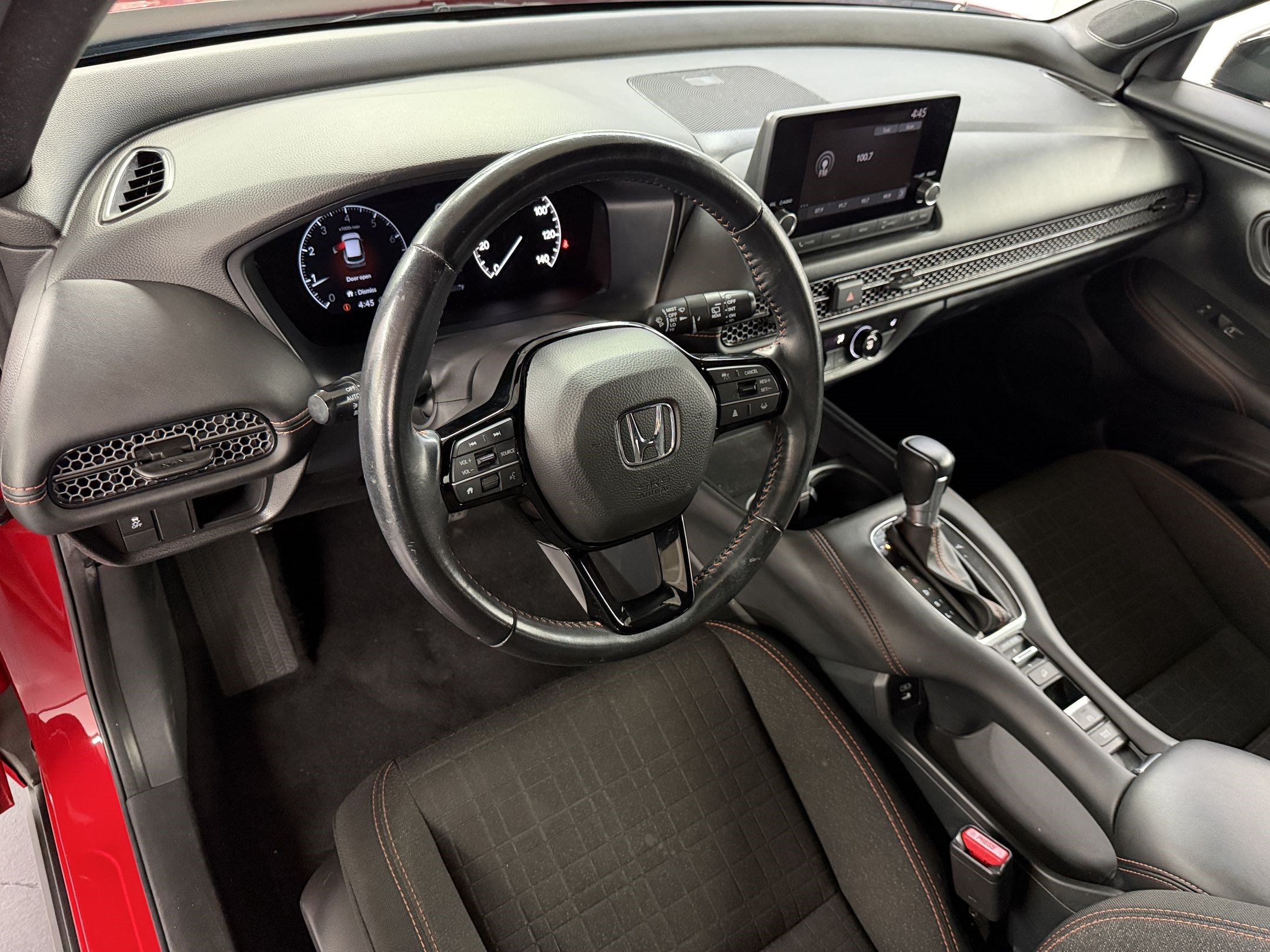 Certified 2025 Honda HR-V Sport image 4