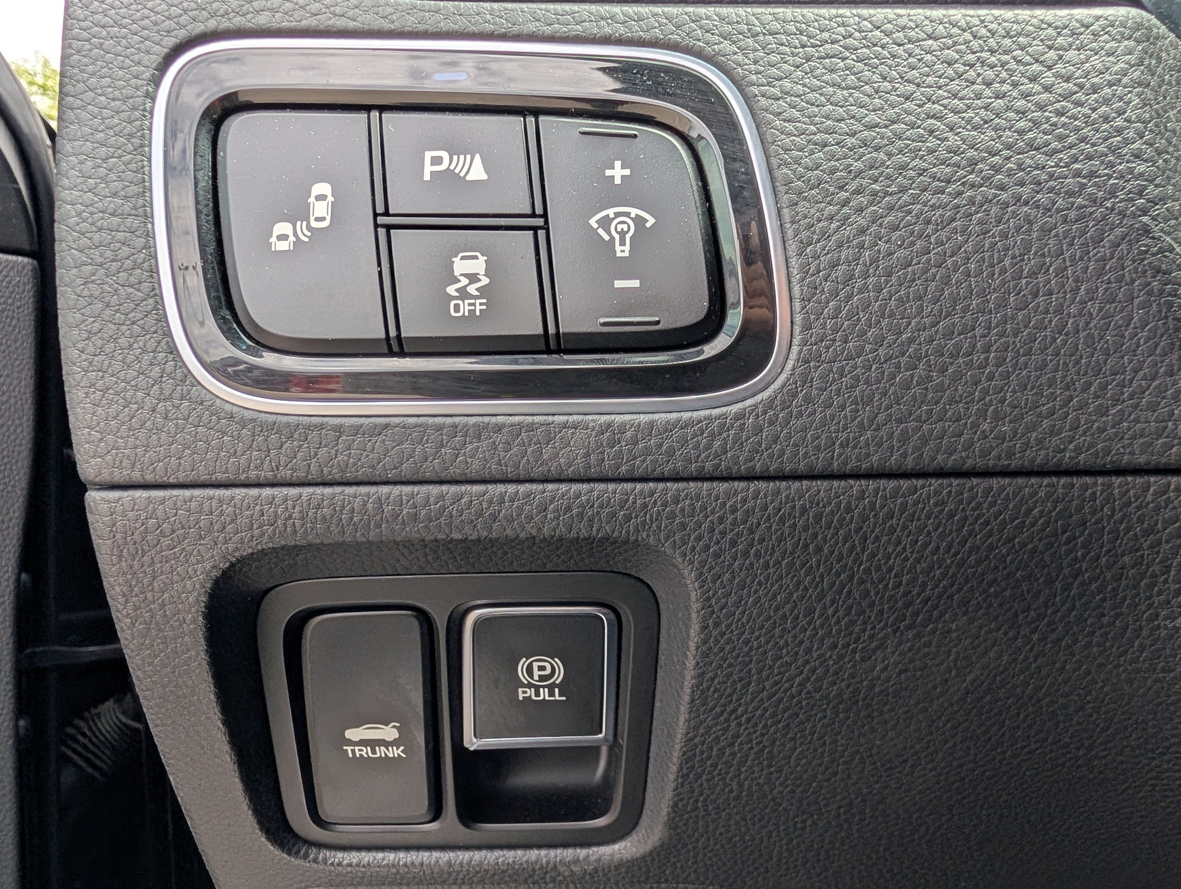 Used 2014 Hyundai Equus Signature RWD image 30