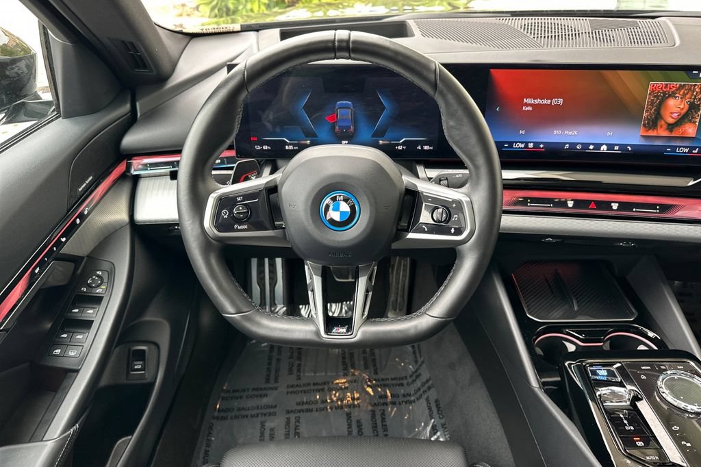 Used 2024 BMW i5 eDrive40i w/ Executive Package RWD image 15
