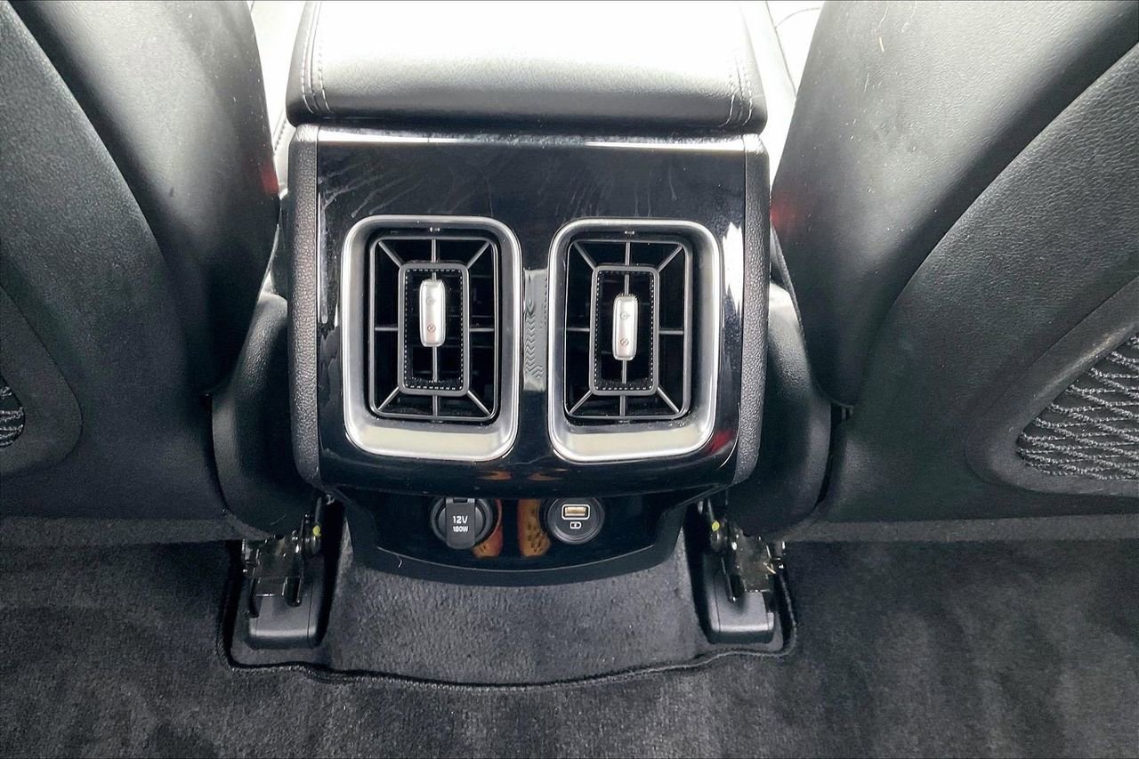 Used 2023 Kia Sorento SX image 18