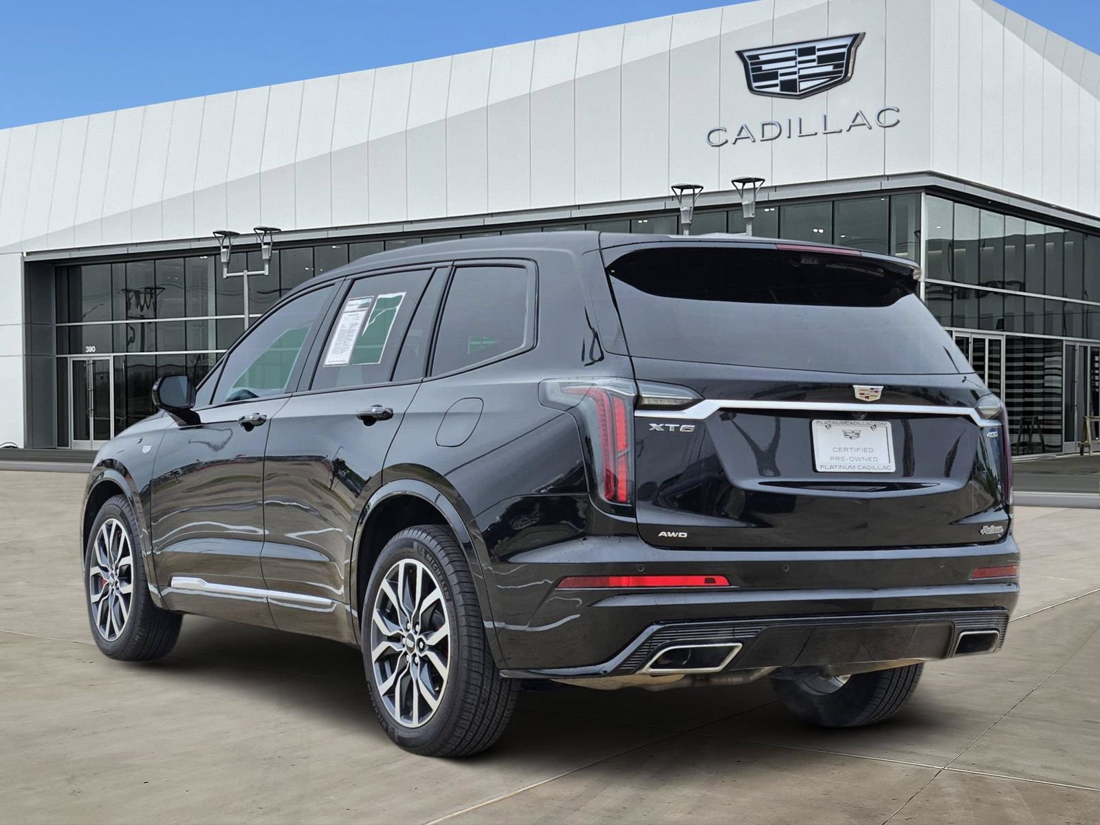 Used 2023 Cadillac XT6 Sport w/ Technology Package AWD/4WD image 4