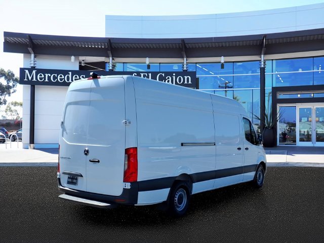 New 2025 Mercedes-Benz eSprinter 170 Cargo image 3