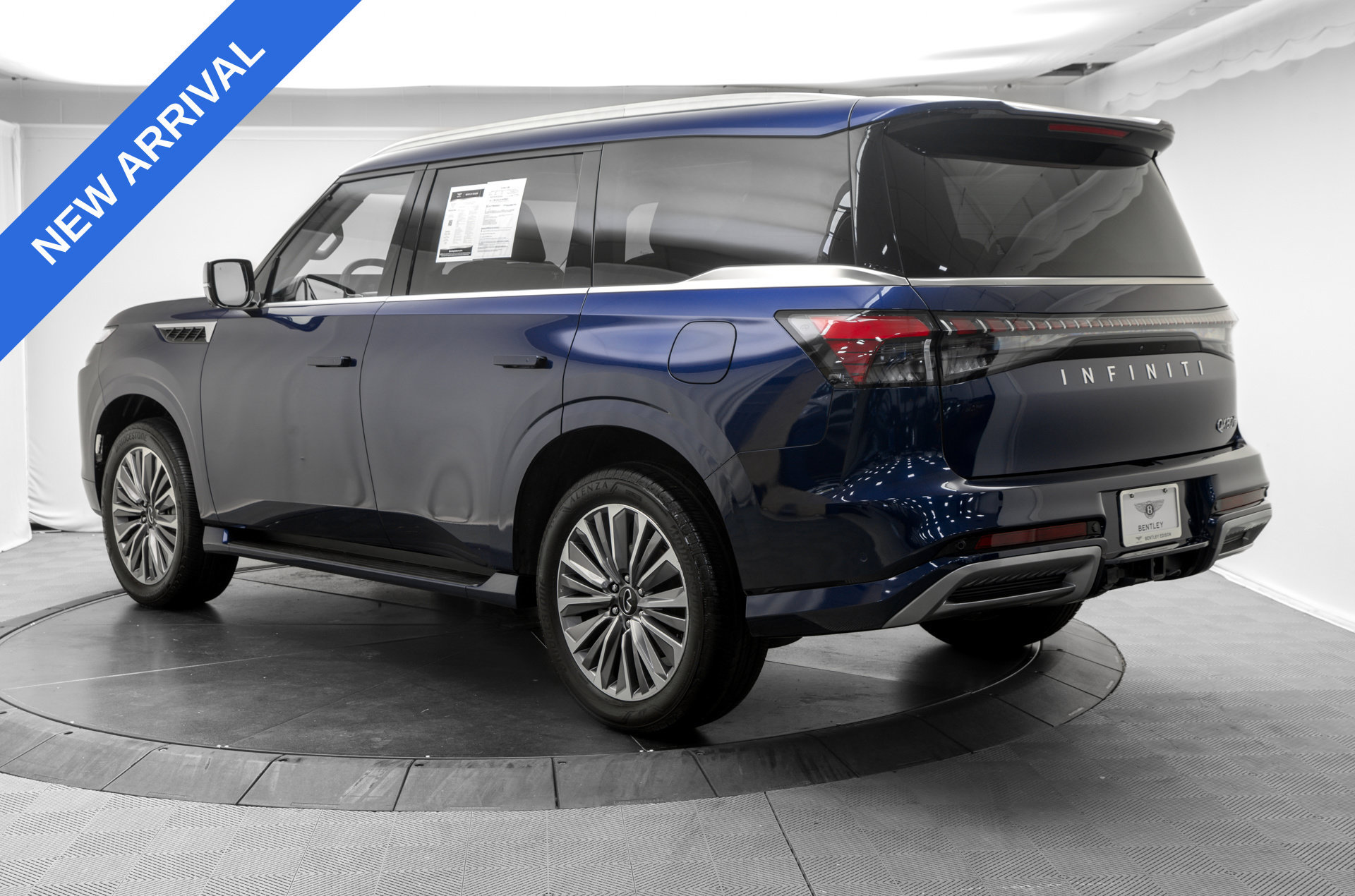 Used 2025 INFINITI QX80 Luxe AWD/4WD image 5