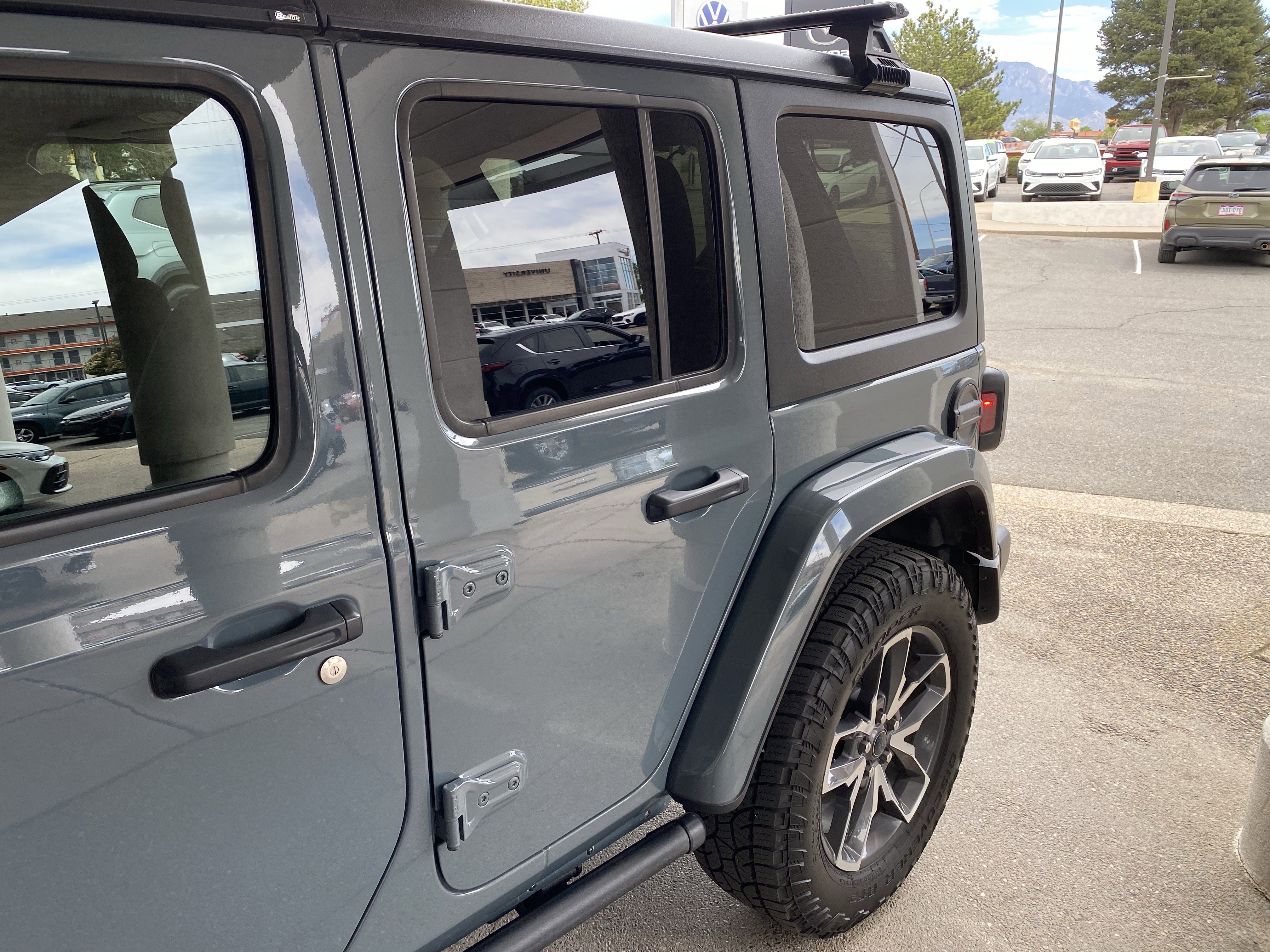 Used 2024 Jeep Wrangler Unlimited w/ Technology Group AWD/4WD image 87