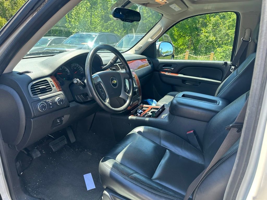 Used 2012 Chevrolet Suburban LTZ AWD/4WD image 7