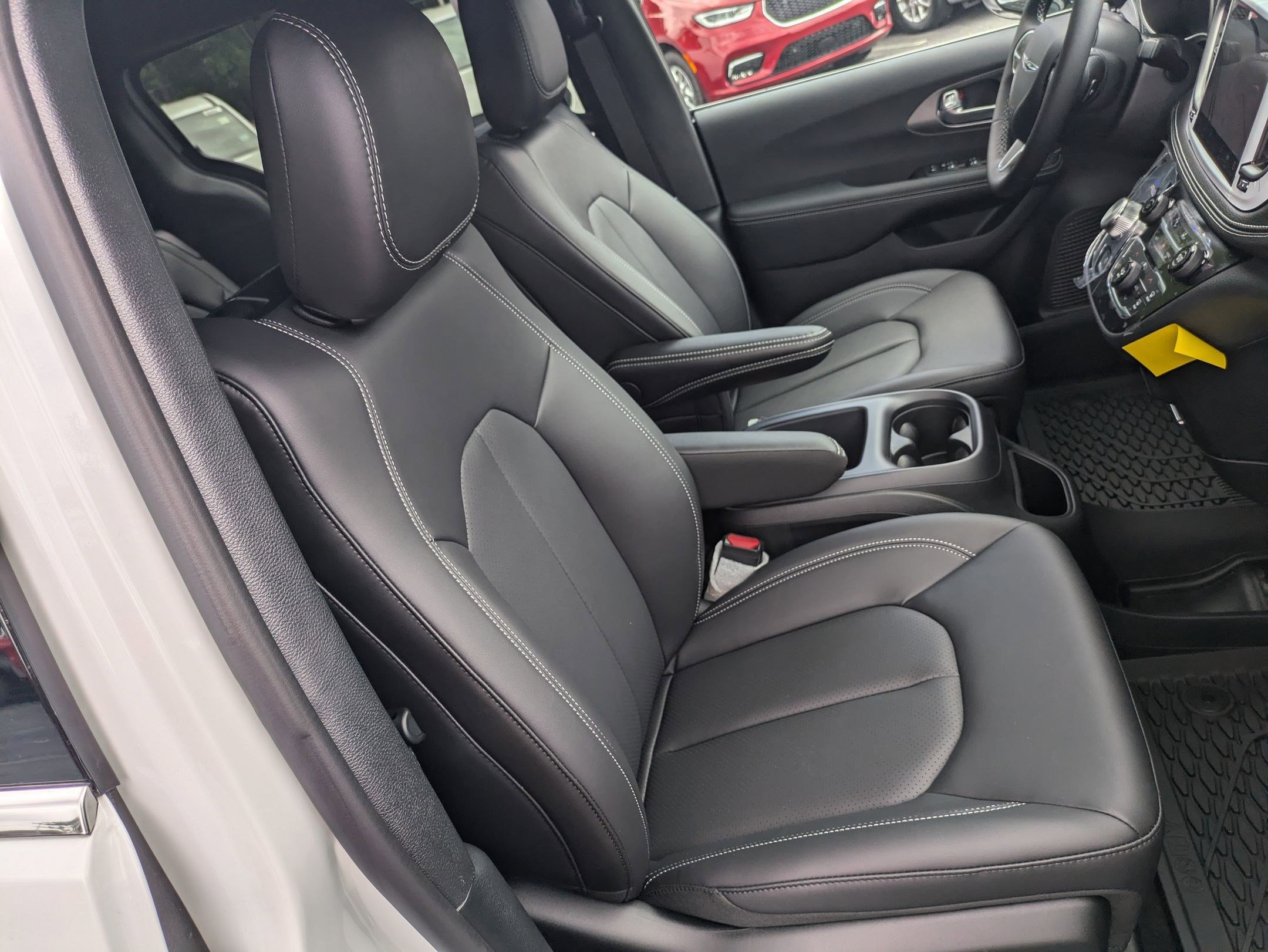 New 2026 Chrysler Pacifica Select image 30