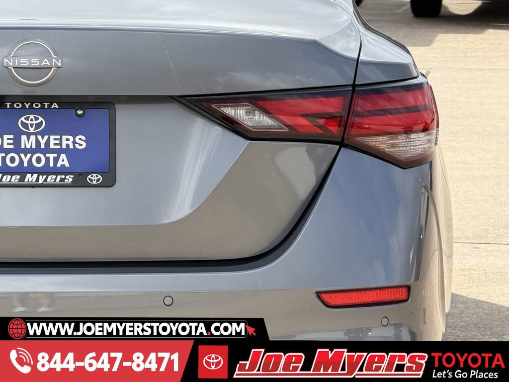 Used 2025 Nissan Sentra SV image 9