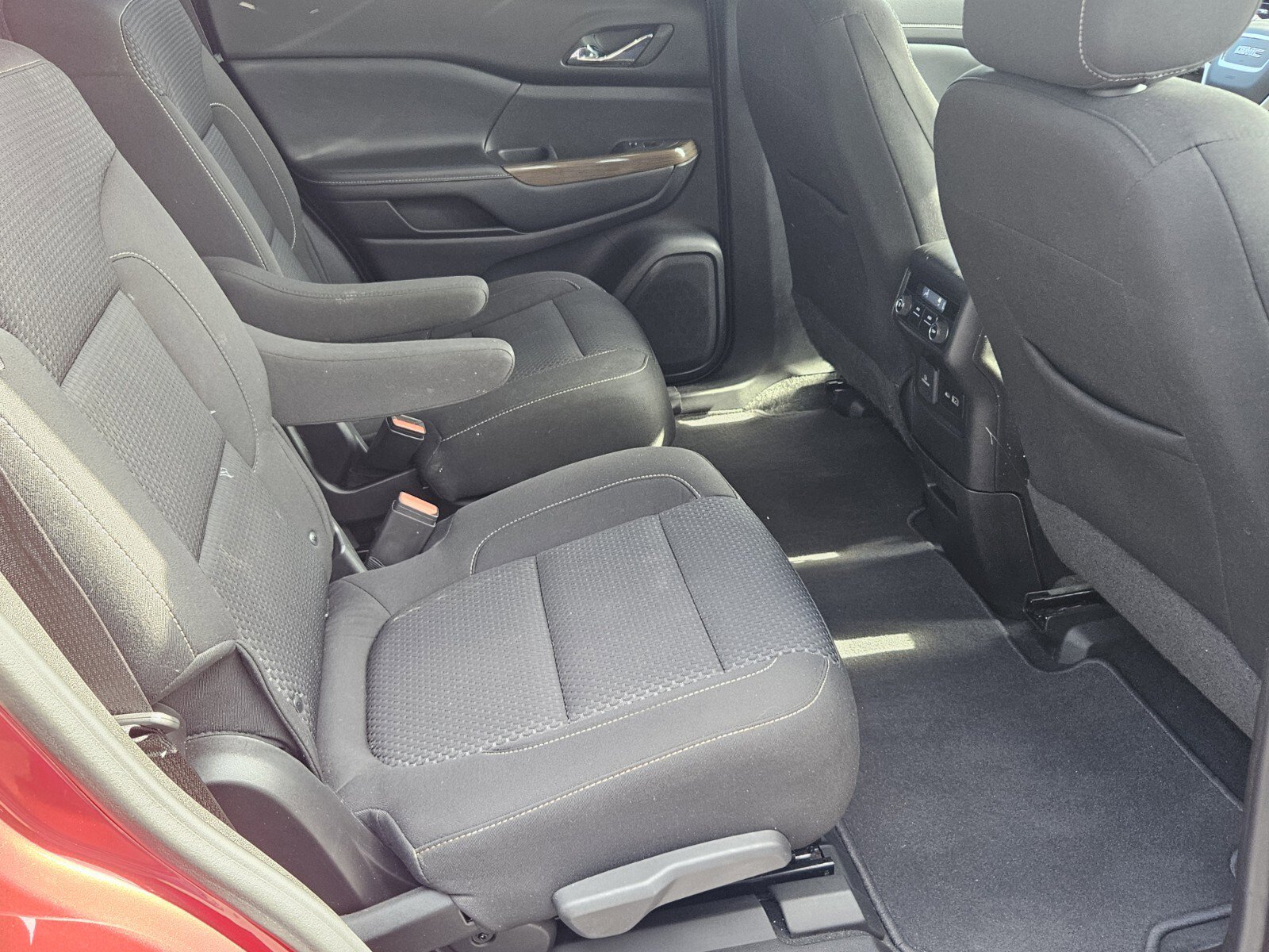 Used 2022 GMC Acadia SLE w/ Driver Convenience Package image 11