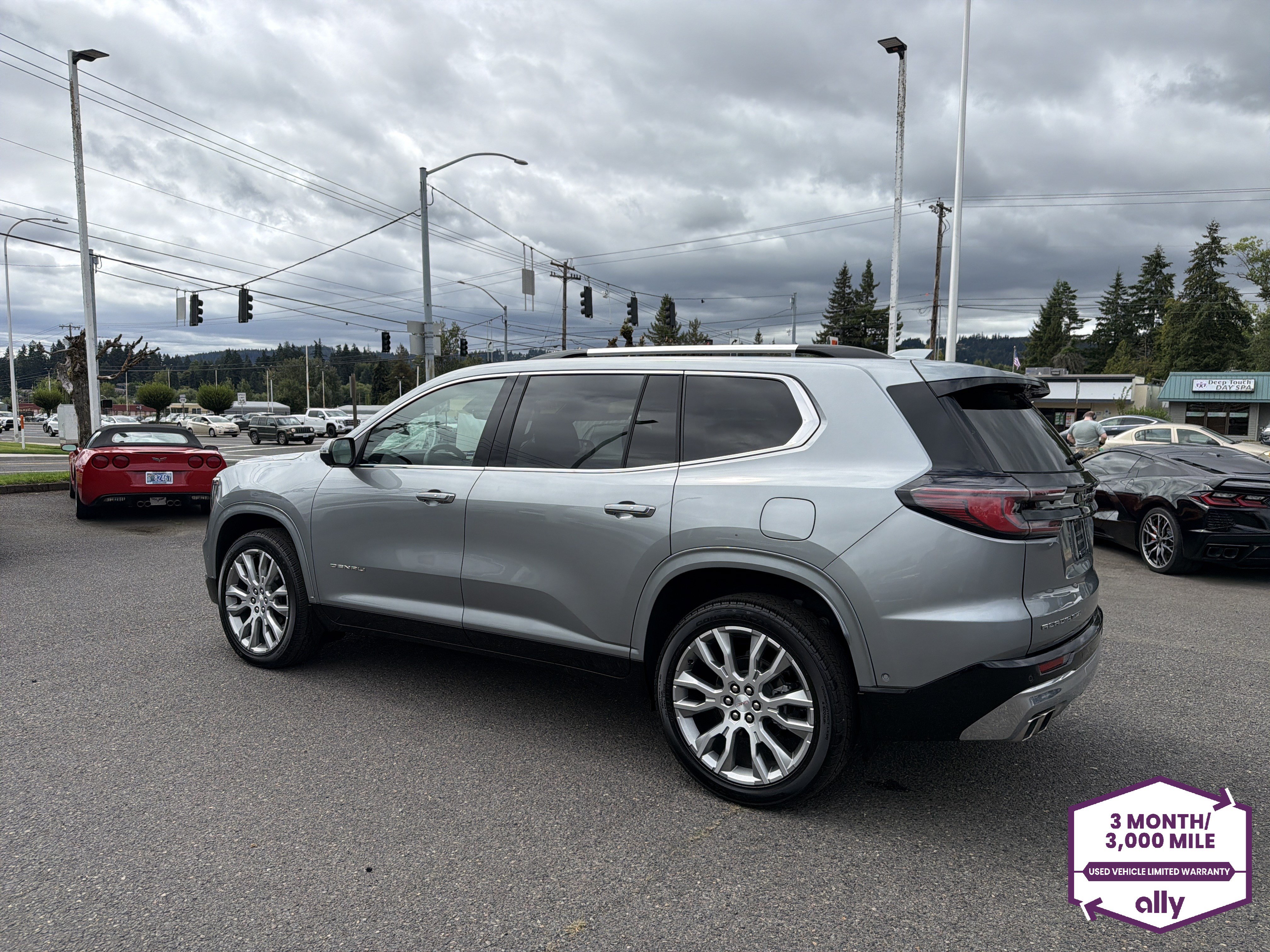 Used 2025 GMC Acadia Denali w/ Super Cruise Package AWD/4WD image 3