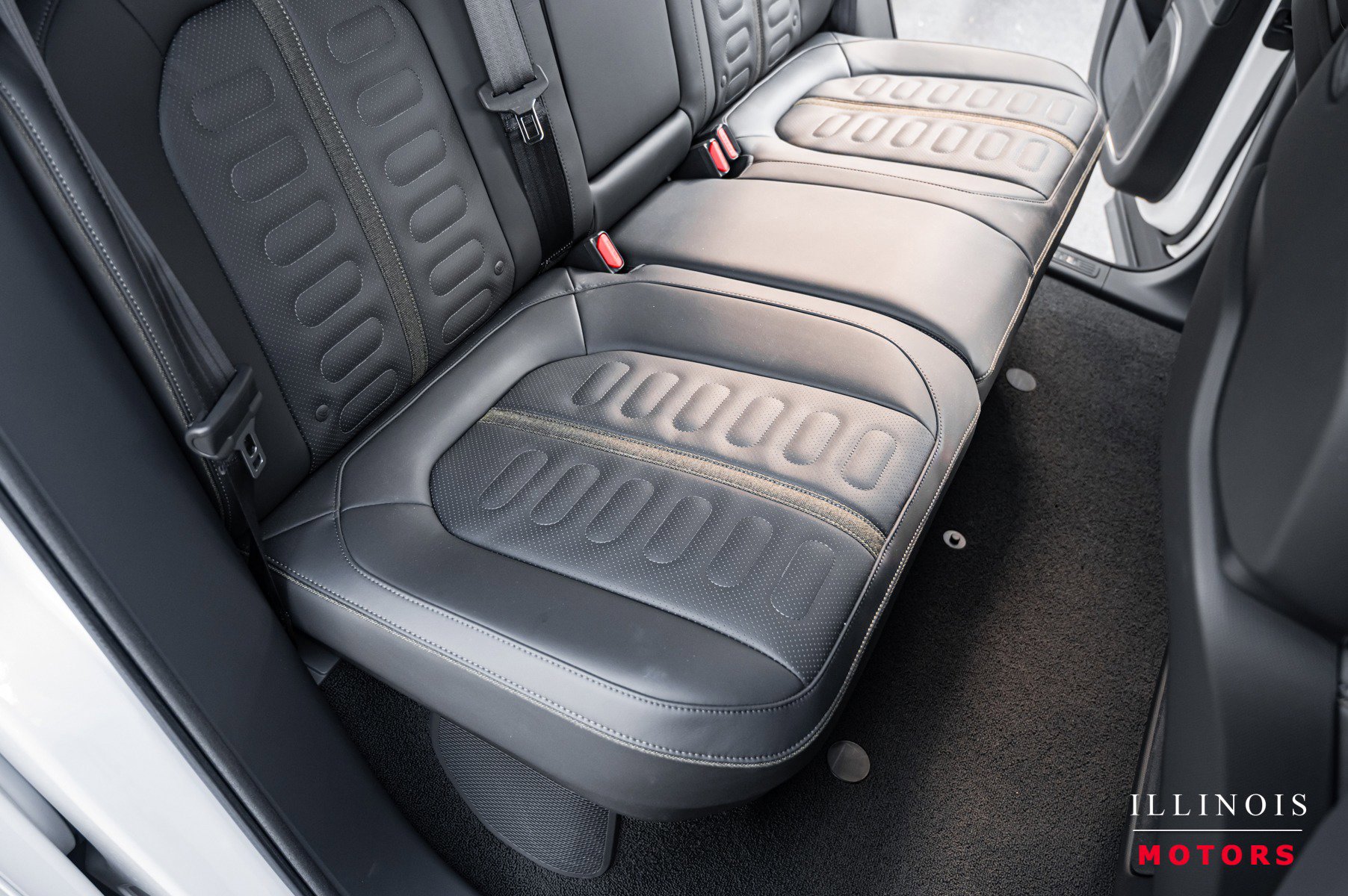 Used 2022 Rivian R1T Adventure image 38