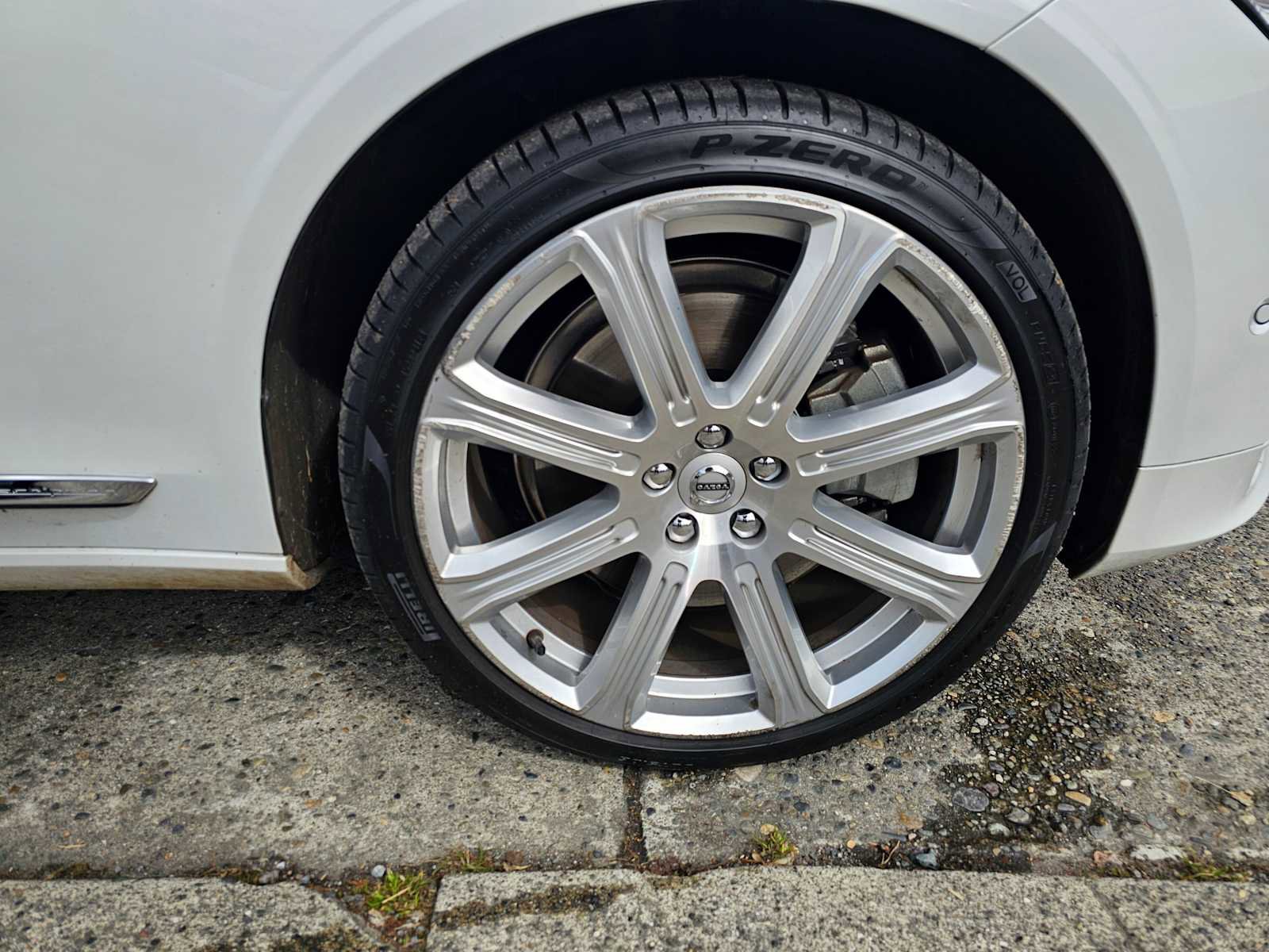 Used 2017 Volvo S90 T6 Inscription w/ Vision Package image 9