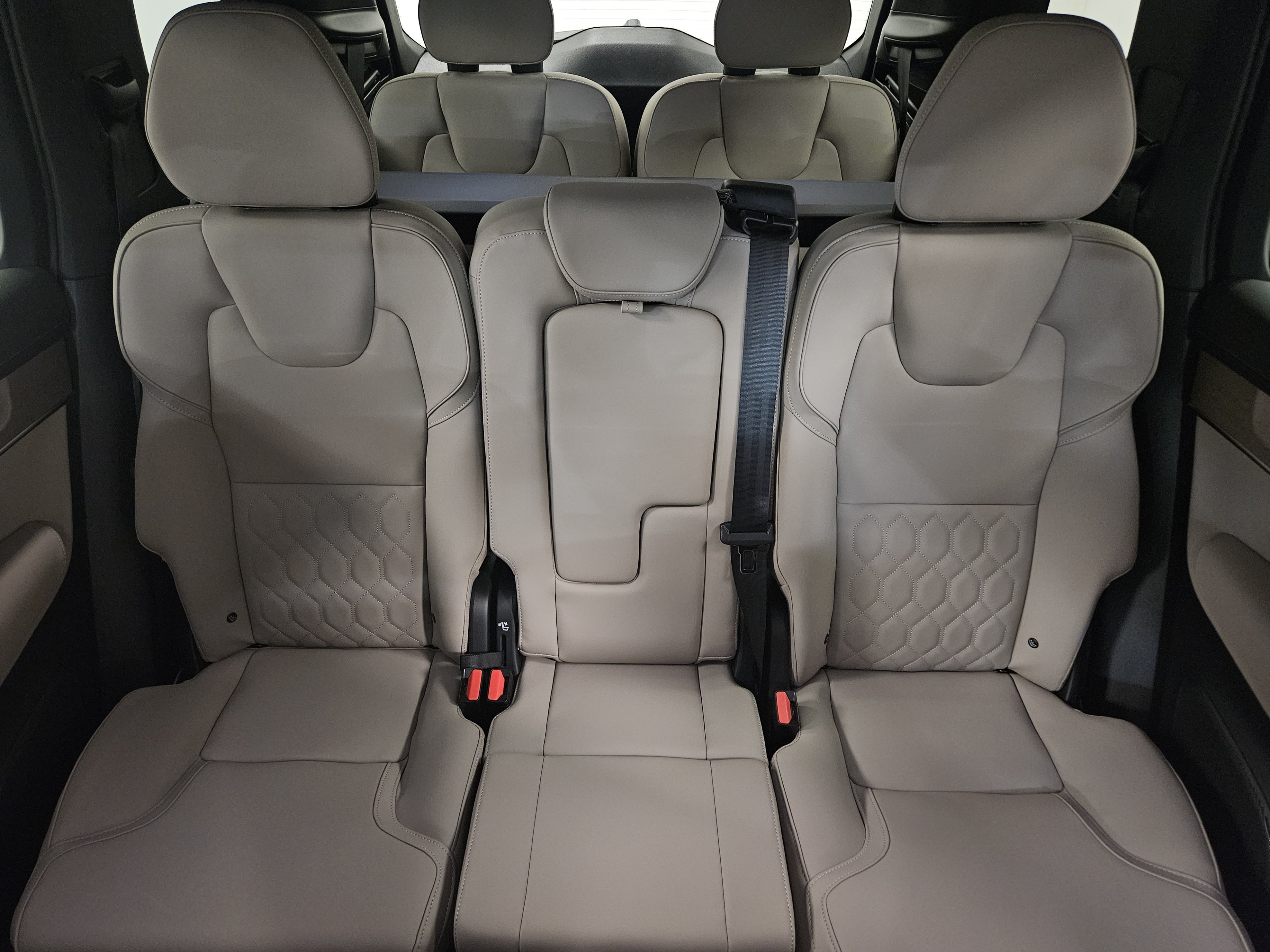 New 2026 Volvo XC90 B6 Plus w/ Protection Package AWD/4WD image 42