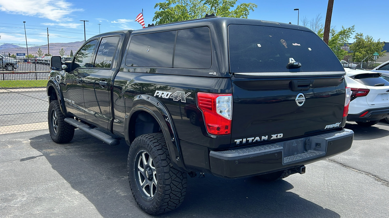 Used 2016 Nissan Titan PRO-4X w/ Pro-4x Convenience Package AWD/4WD image 2