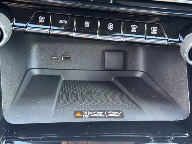 Used 2019 Chevrolet Equinox Premier image 23