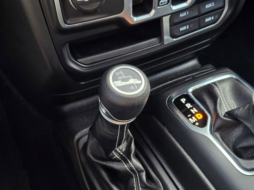 Used 2023 Jeep Wrangler Unlimited Sahara w/ Cold Weather Group AWD/4WD image 32