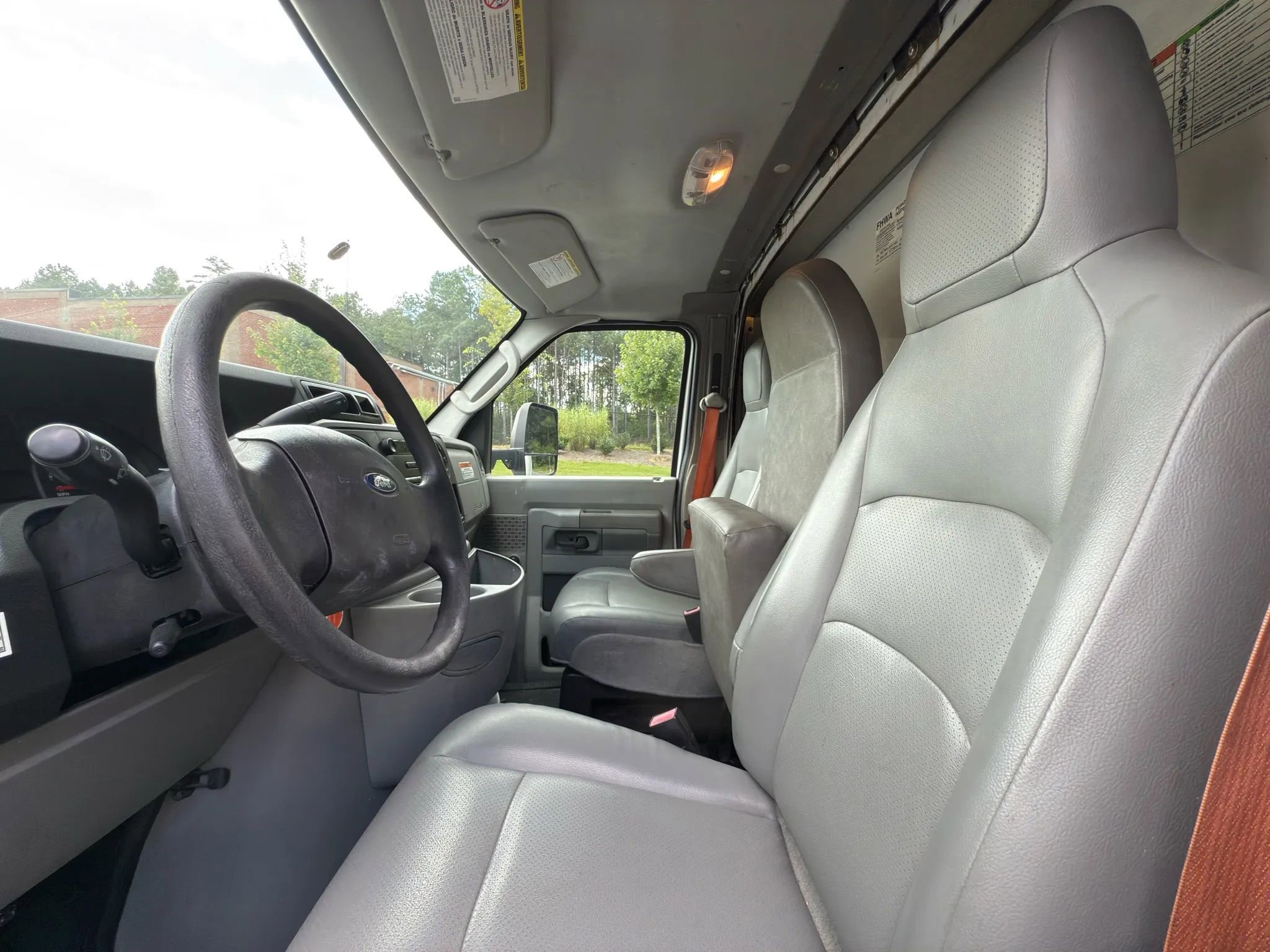 Used 2016 Ford E-350 and Econoline 350 Super Duty image 13