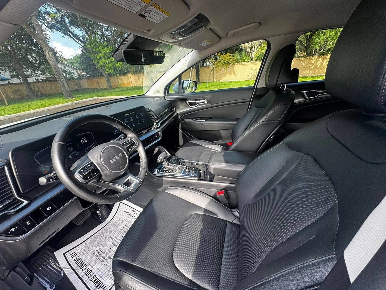 Used 2025 Kia Sportage EX image 16