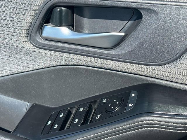 Certified 2023 Nissan Rogue SV image 25