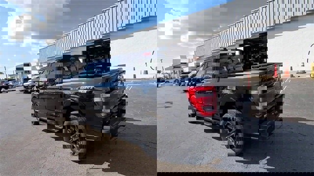 Used 2022 Ford F150 Lariat w/ Equipment Group 502A High image 39