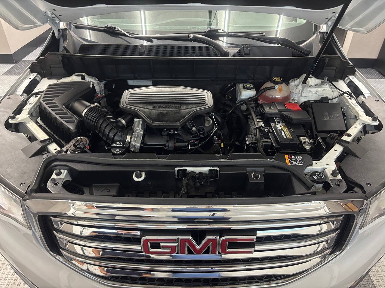 Used 2019 GMC Acadia SLE FWD image 34