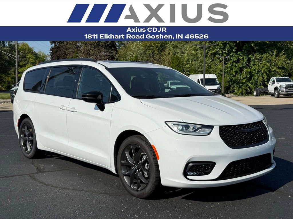 New 2025 Chrysler Pacifica Limited image 1