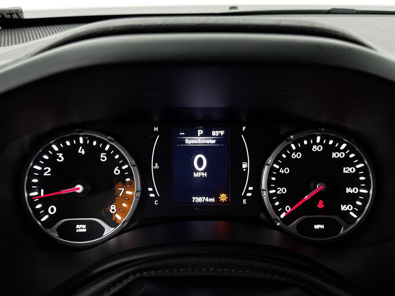 Used 2015 Jeep Renegade Latitude FWD image 31