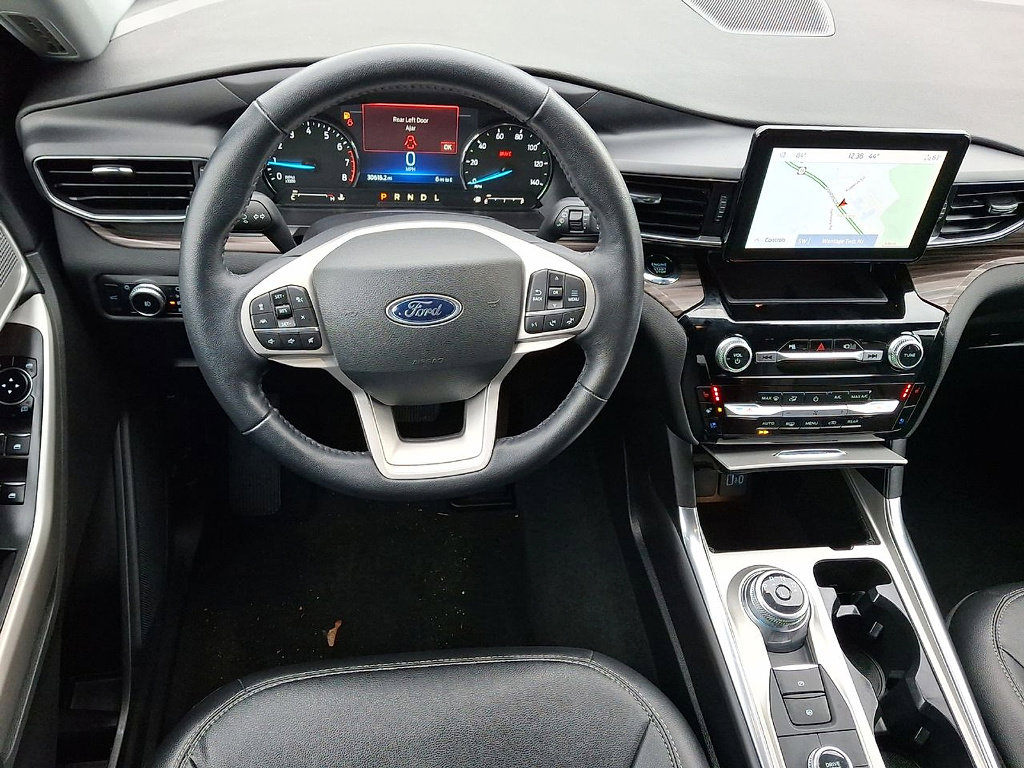Certified 2022 Ford Explorer Limited w/ Equipment Group 301A image 21