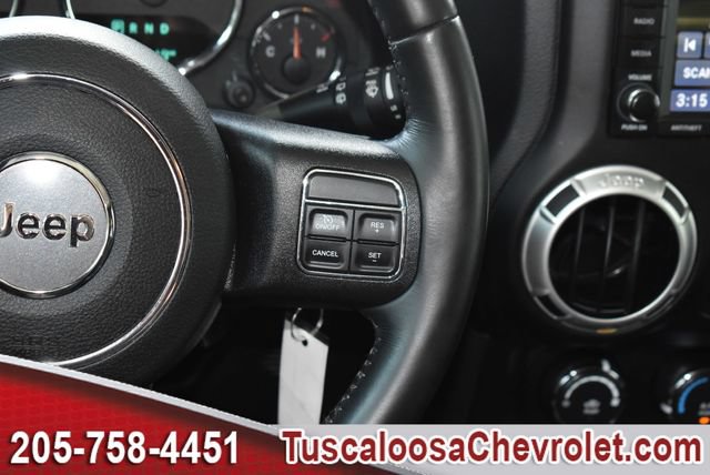 Used 2018 Jeep Wrangler Unlimited Rubicon w/ Connectivity Group AWD/4WD image 27