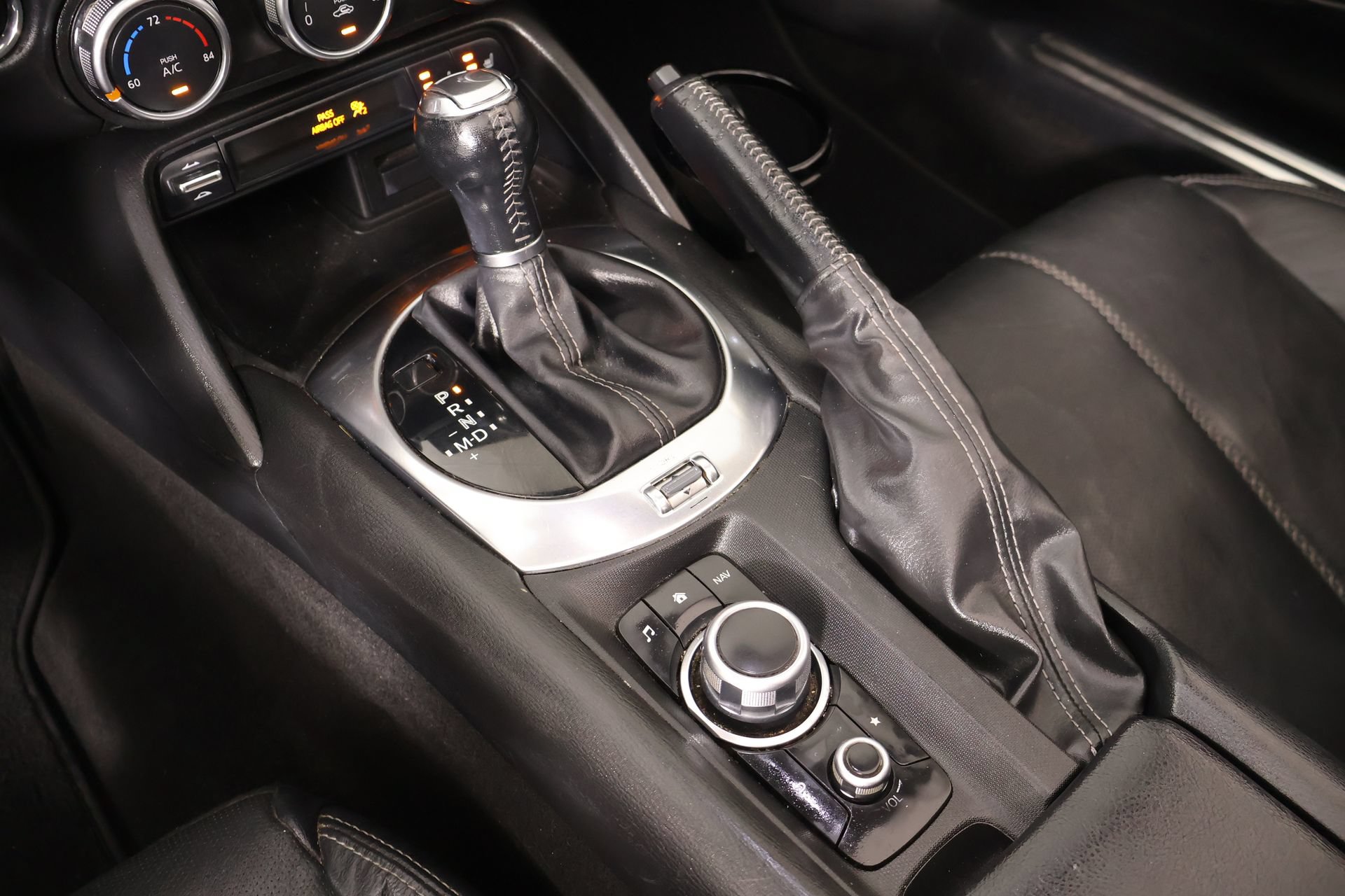 Used 2020 MAZDA MX-5 Miata RF Grand Touring RWD image 9