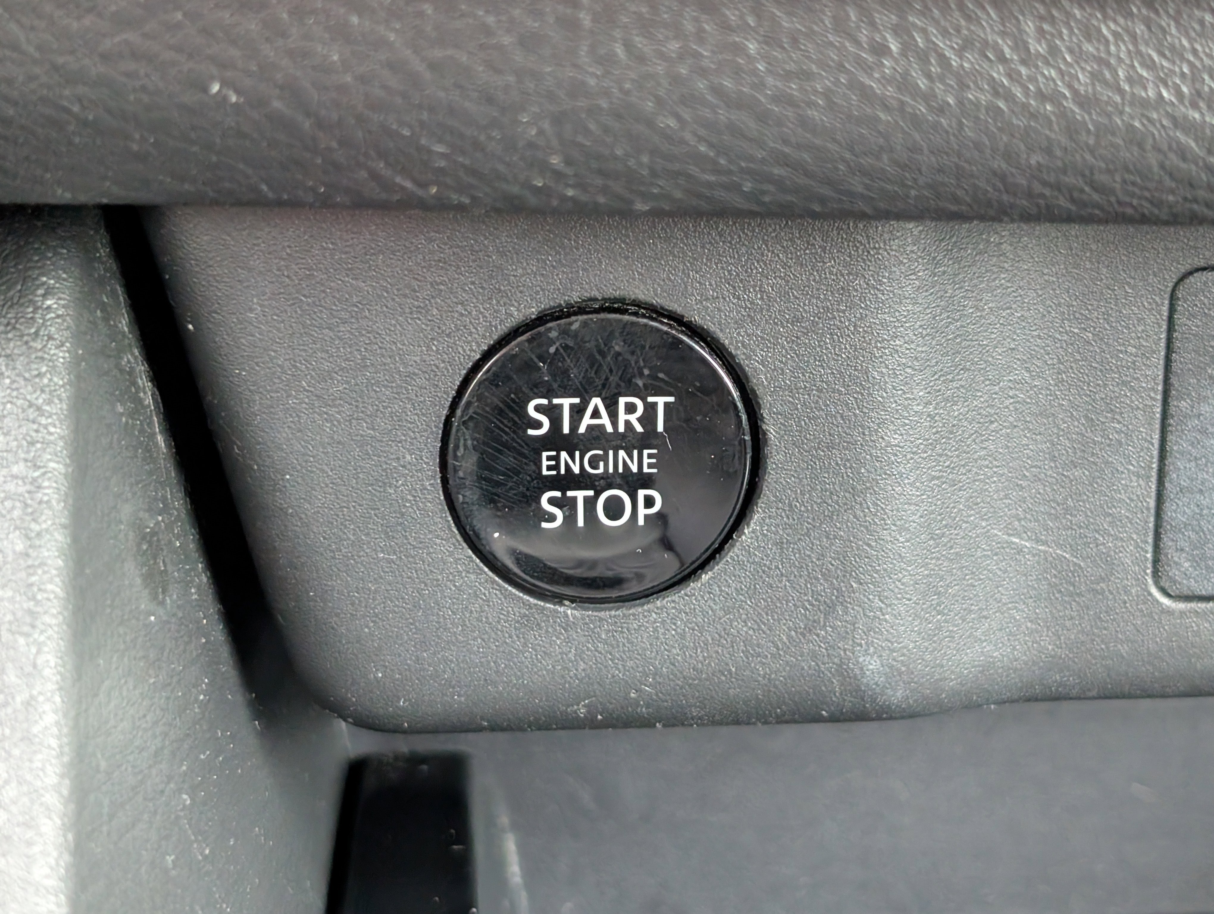 Used 2024 Nissan Rogue S FWD image 24