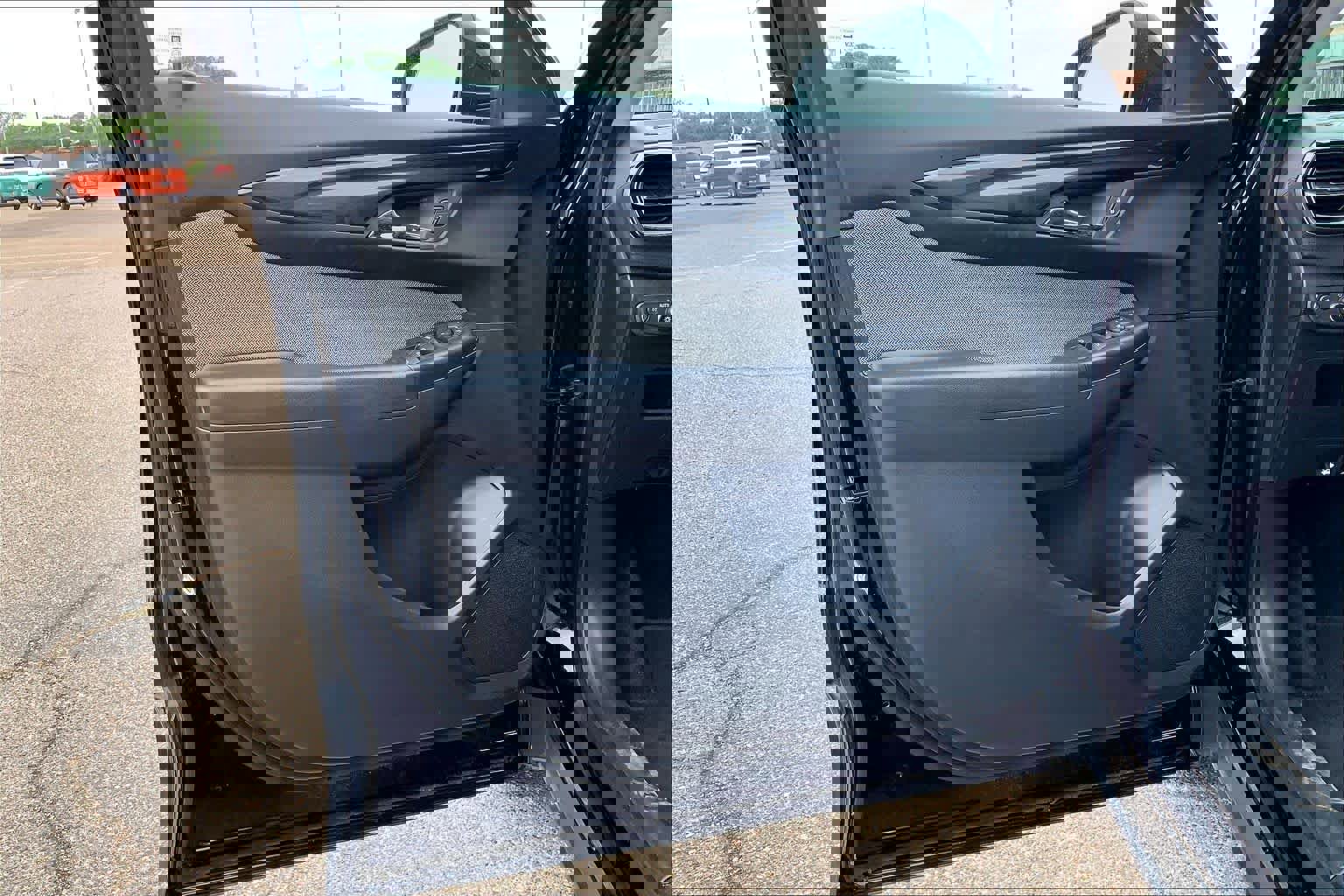 Used 2025 Chevrolet TrailBlazer LT AWD/4WD image 22