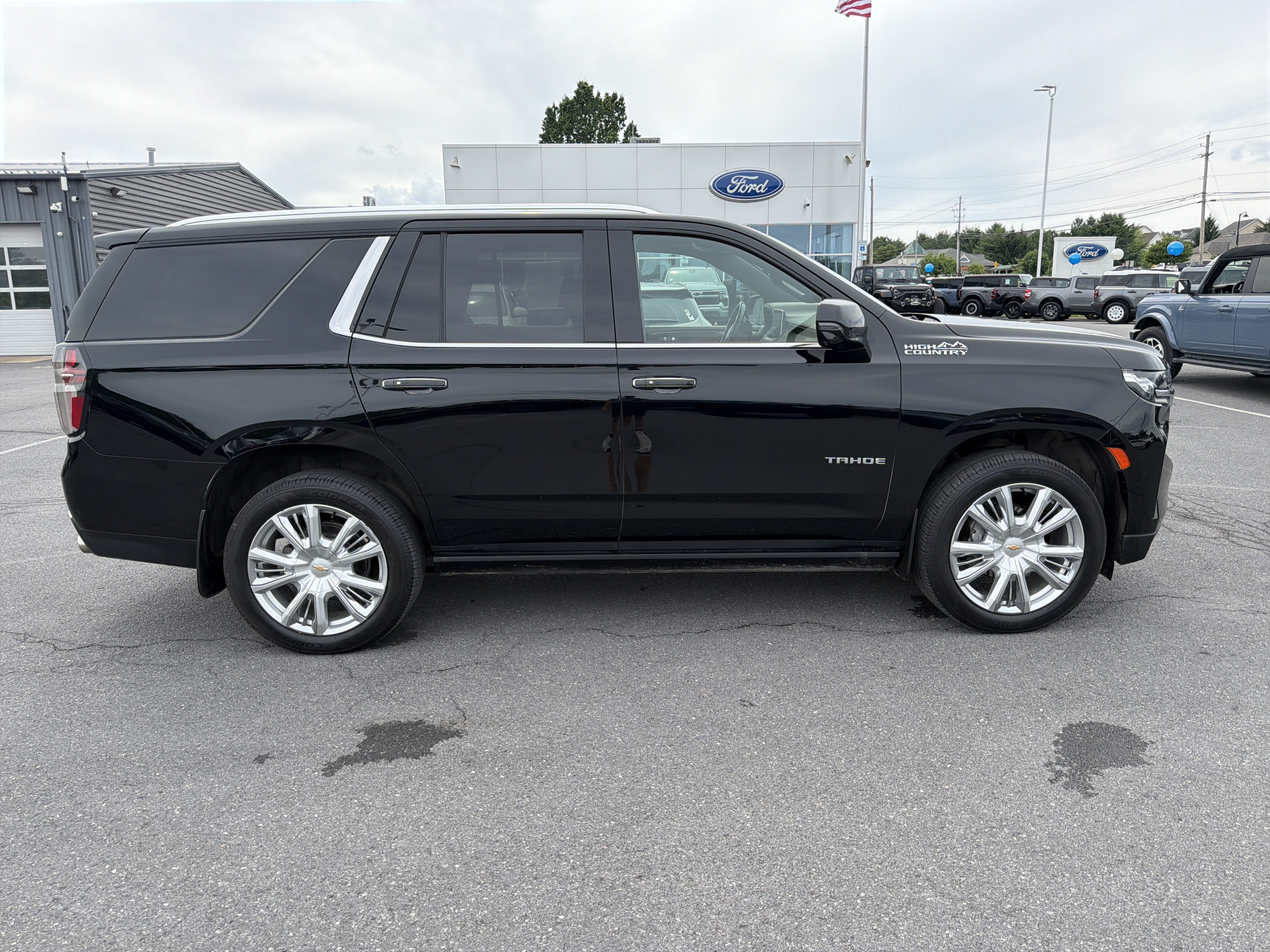 Used 2021 Chevrolet Tahoe High Country w/ Premium Package AWD/4WD video 2