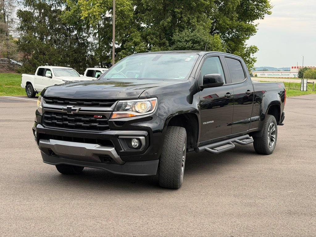 Used 2022 Chevrolet Colorado Z71 AWD/4WD image 2