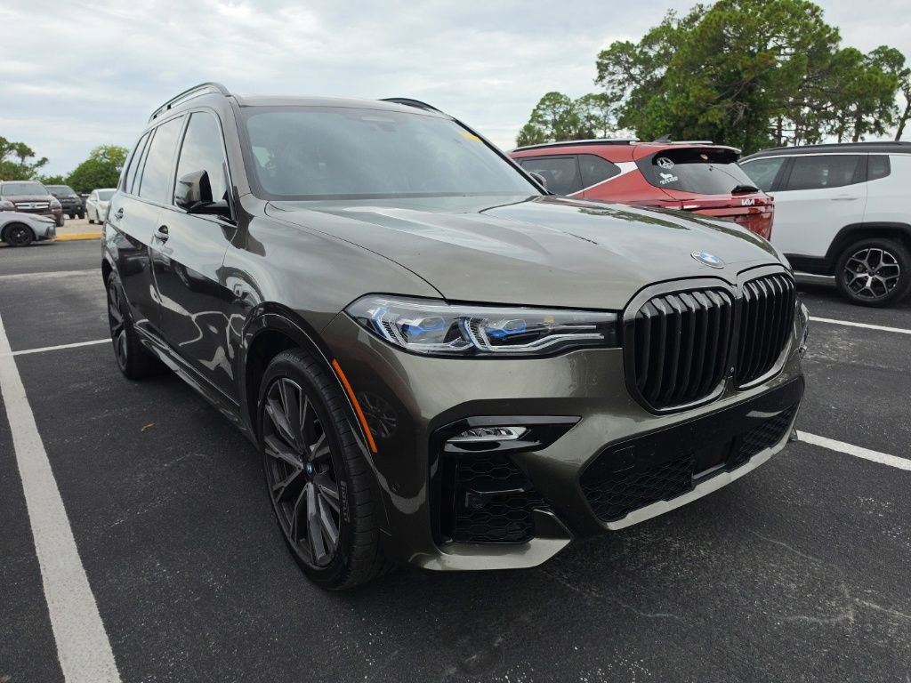 Used 2022 BMW X7 M50i AWD/4WD image 1