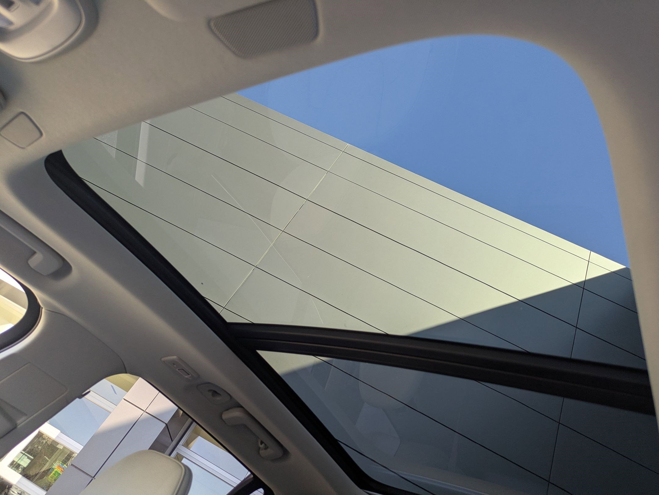 Used 2024 Volvo XC90 T8 Plus w/ Protection Package Premier image 14