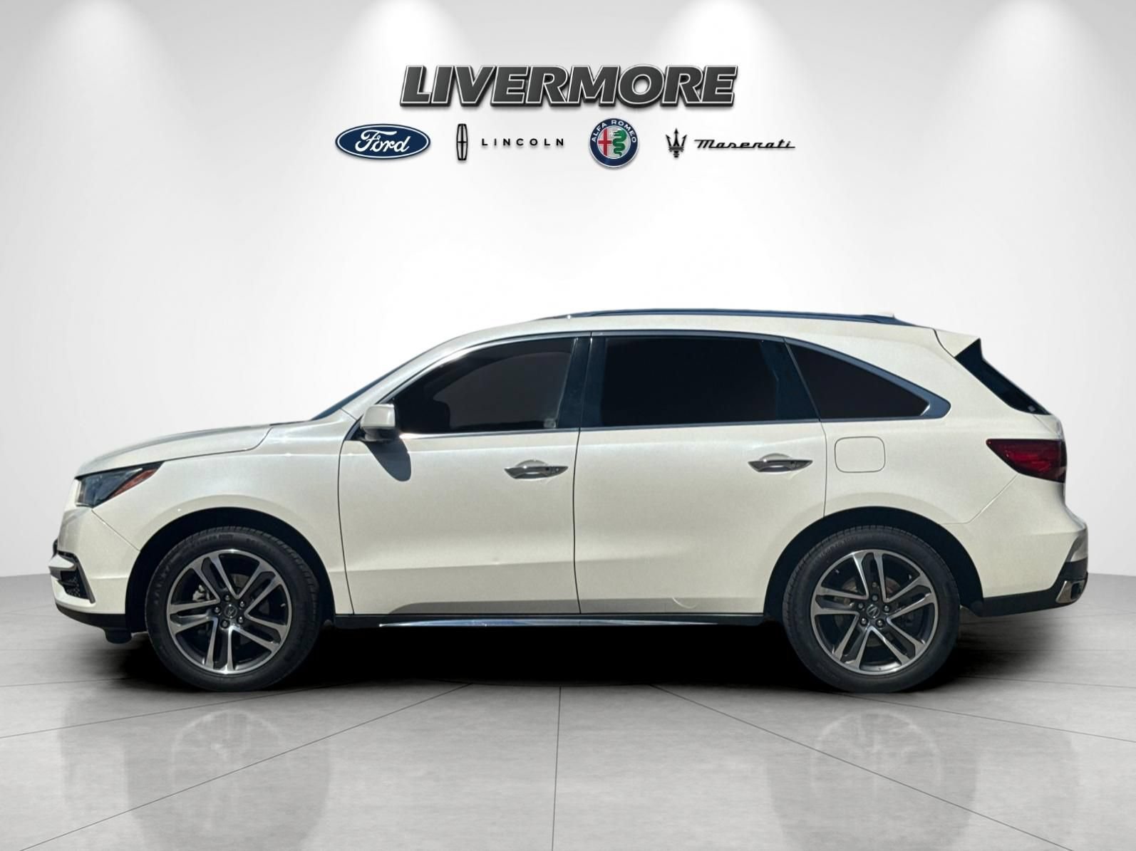 Used 2017 Acura MDX w/ Advance & Entertainment Pac FWD image 6